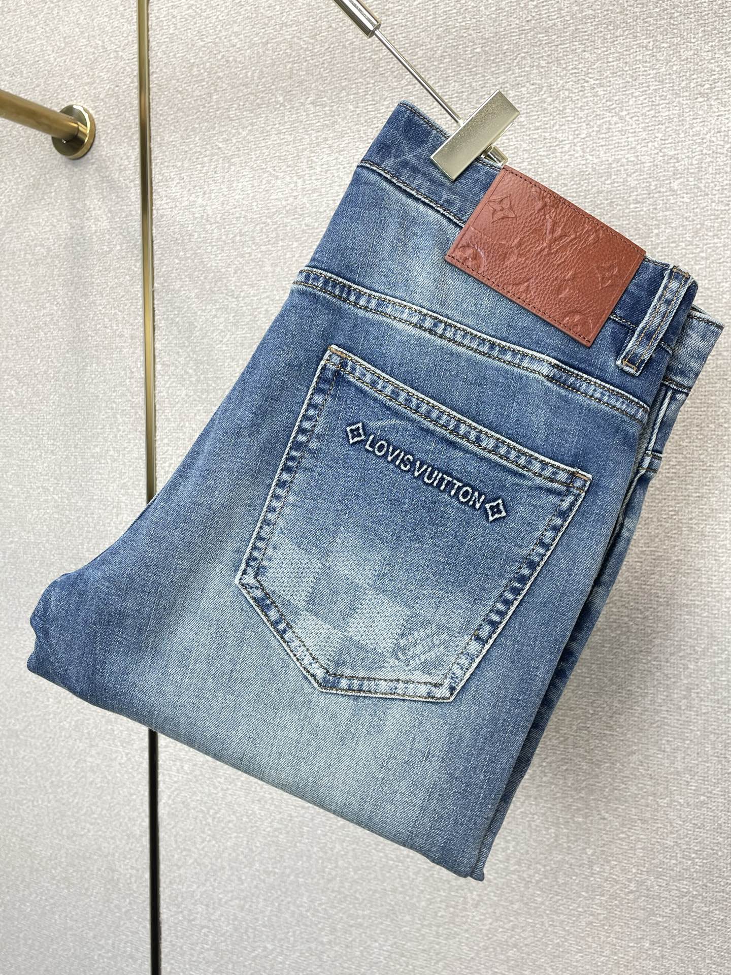 。Louis Vuitton路易威登💥砸锅卖铁都要上的新款新款休闲牛仔裤👖高端版本！专柜定制面料 透气舒