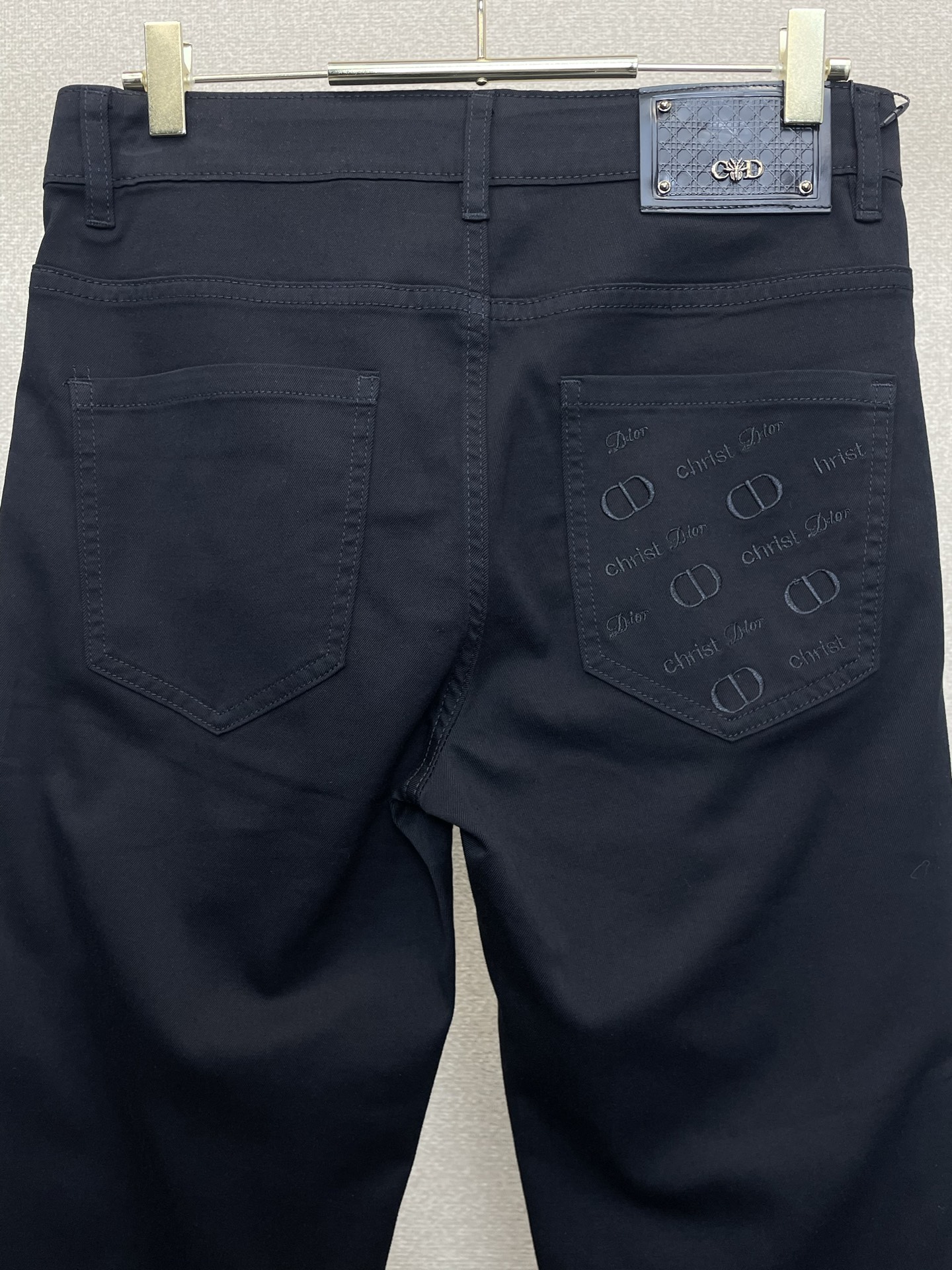 。Dior迪奥💥砸锅卖铁都要上的新款新款休闲牛仔裤👖高端版本！专柜定制面料 透气舒适度高，细节无可挑剔，