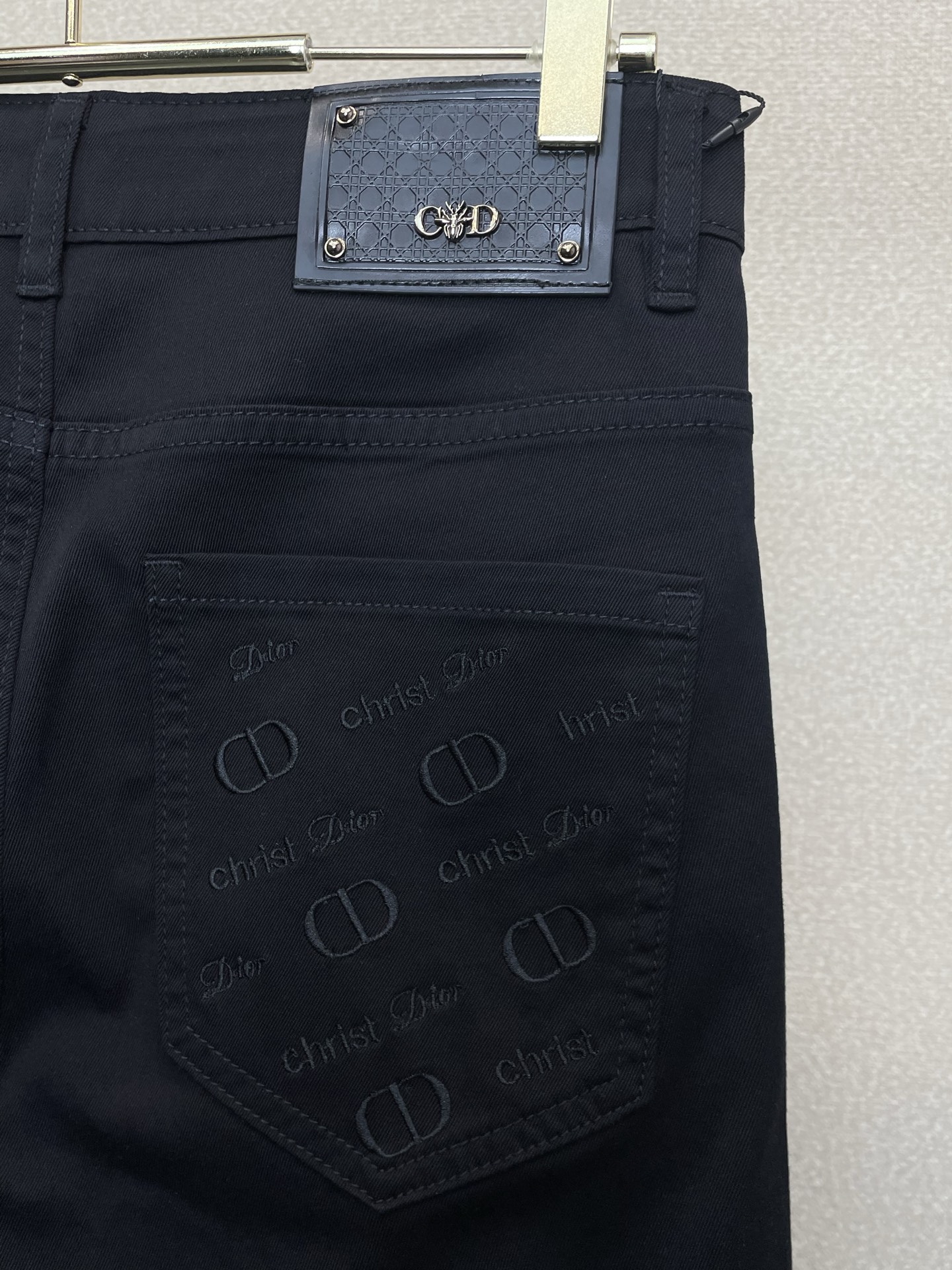 。Dior迪奥💥砸锅卖铁都要上的新款新款休闲牛仔裤👖高端版本！专柜定制面料 透气舒适度高，细节无可挑剔，