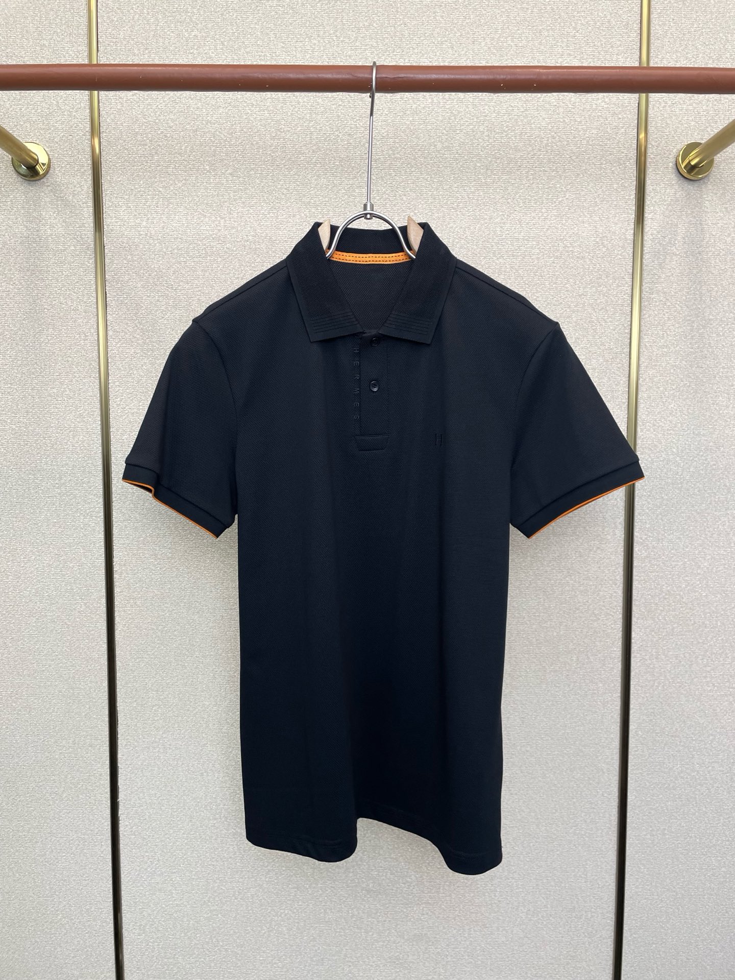 。Hermès爱马仕💥砸锅卖铁都要上的新款新款原单男士休闲短袖 高端定制 高端版本 时尚百搭爆款⚠️⚠️