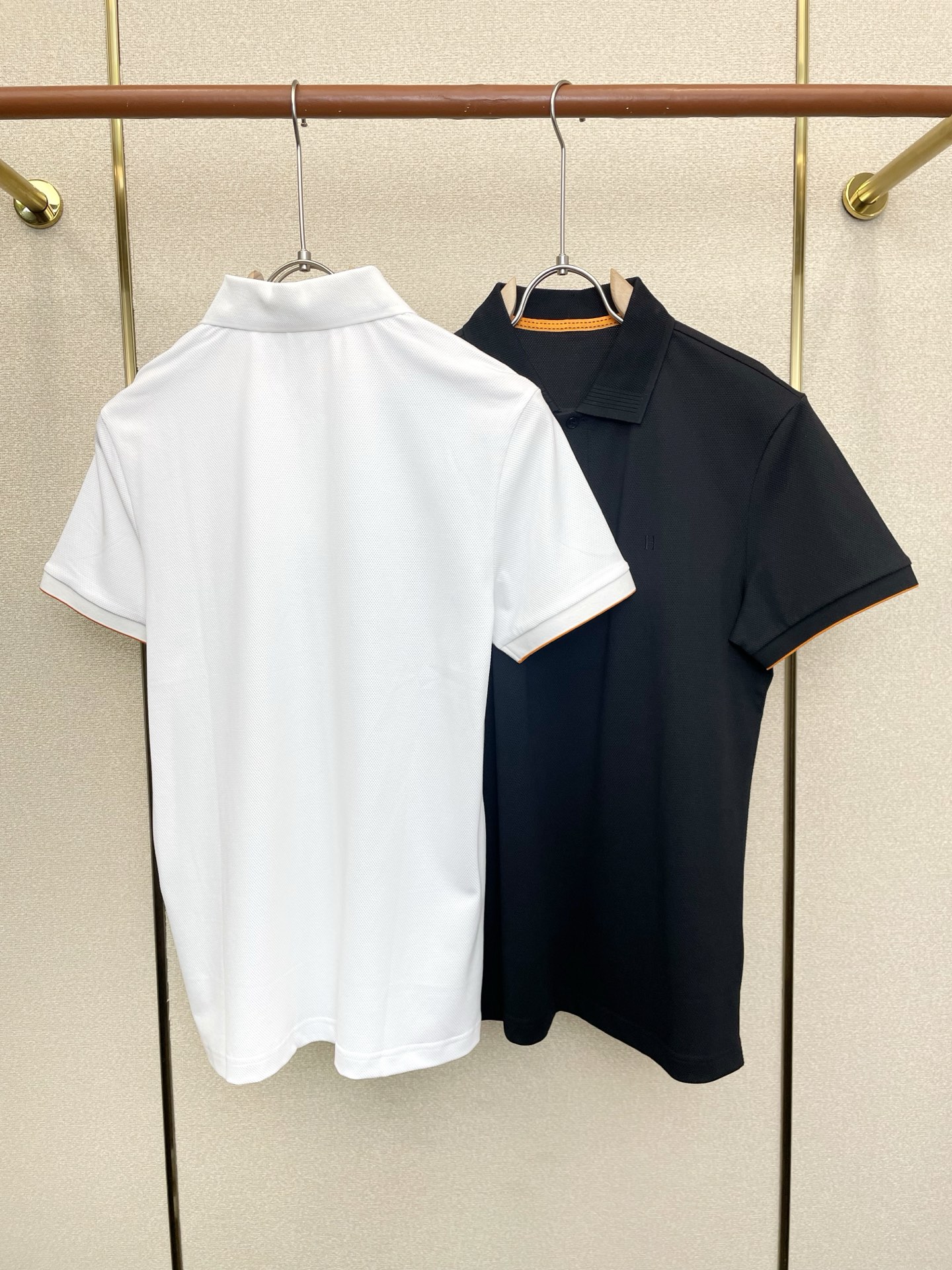 。Hermès爱马仕💥砸锅卖铁都要上的新款新款原单男士休闲短袖 高端定制 高端版本 时尚百搭爆款⚠️⚠️