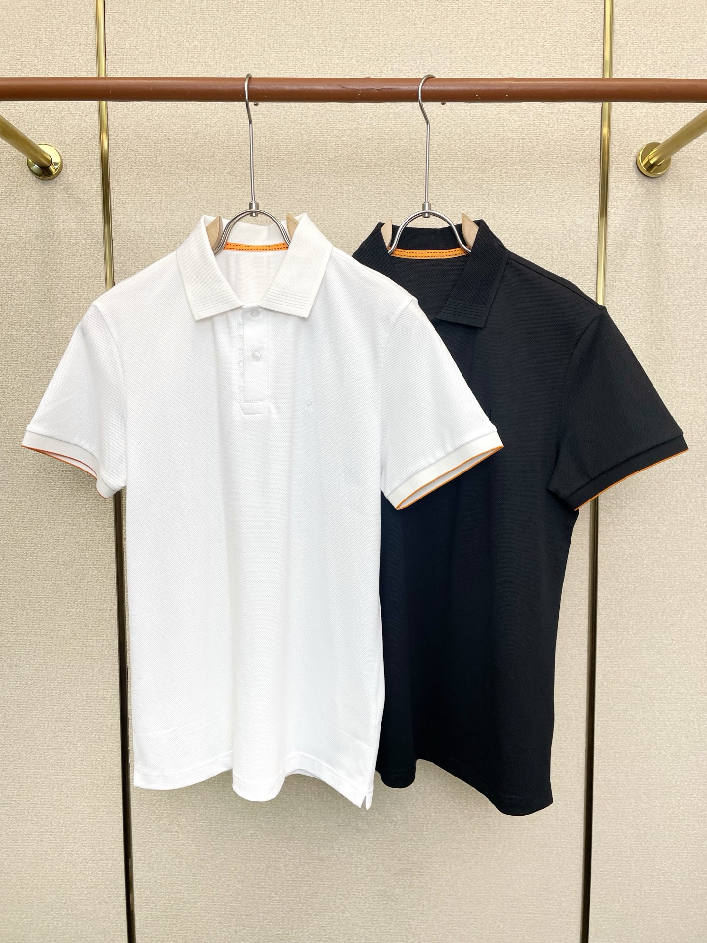 。Hermès爱马仕💥砸锅卖铁都要上的新款新款原单男士休闲短袖 高端定制 高端版本 时尚百搭爆款⚠️⚠️