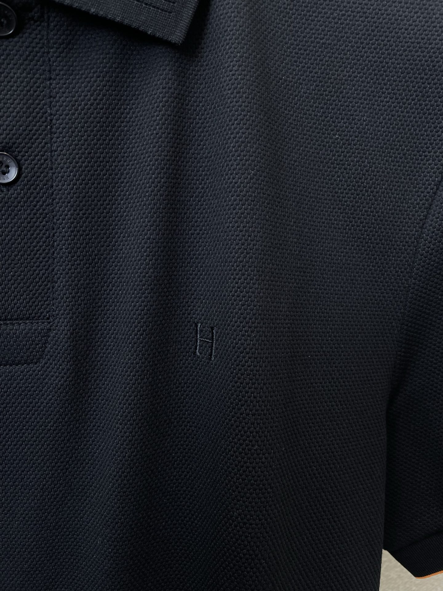 。Hermès爱马仕💥砸锅卖铁都要上的新款新款原单男士休闲短袖 高端定制 高端版本 时尚百搭爆款⚠️⚠️