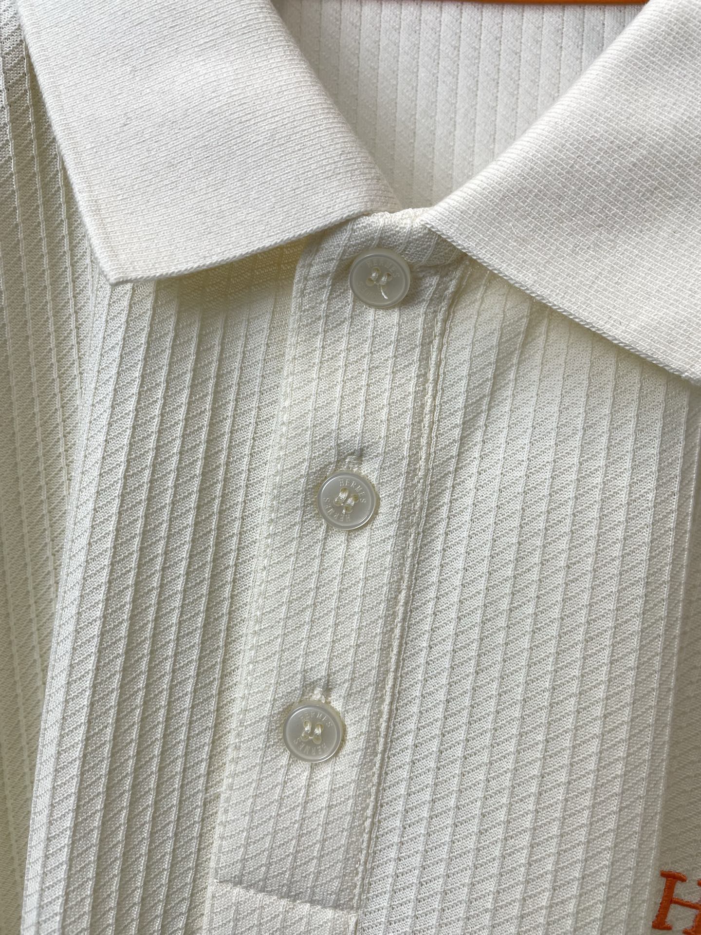 。Hermès爱马仕💥砸锅卖铁都要上的新款新款原单男士休闲短袖 高端定制 高端版本 时尚百搭爆款⚠️⚠️