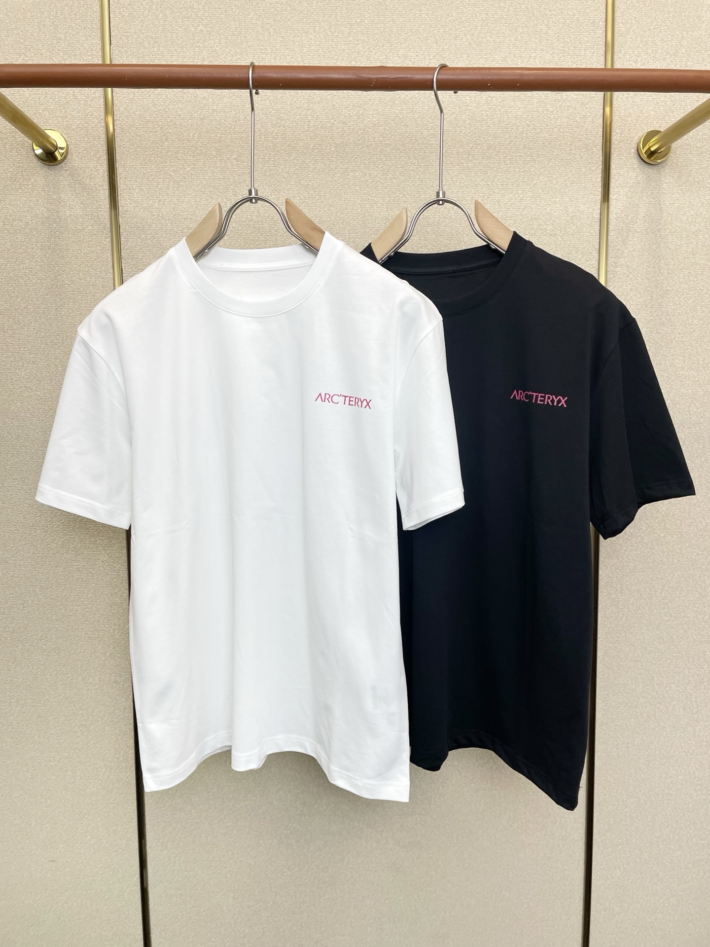 。Arc’teryx始祖鸟💥砸锅卖铁都要上的新款新款原单男士休闲短袖 高端定制 高端版本 时尚百搭爆款⚠