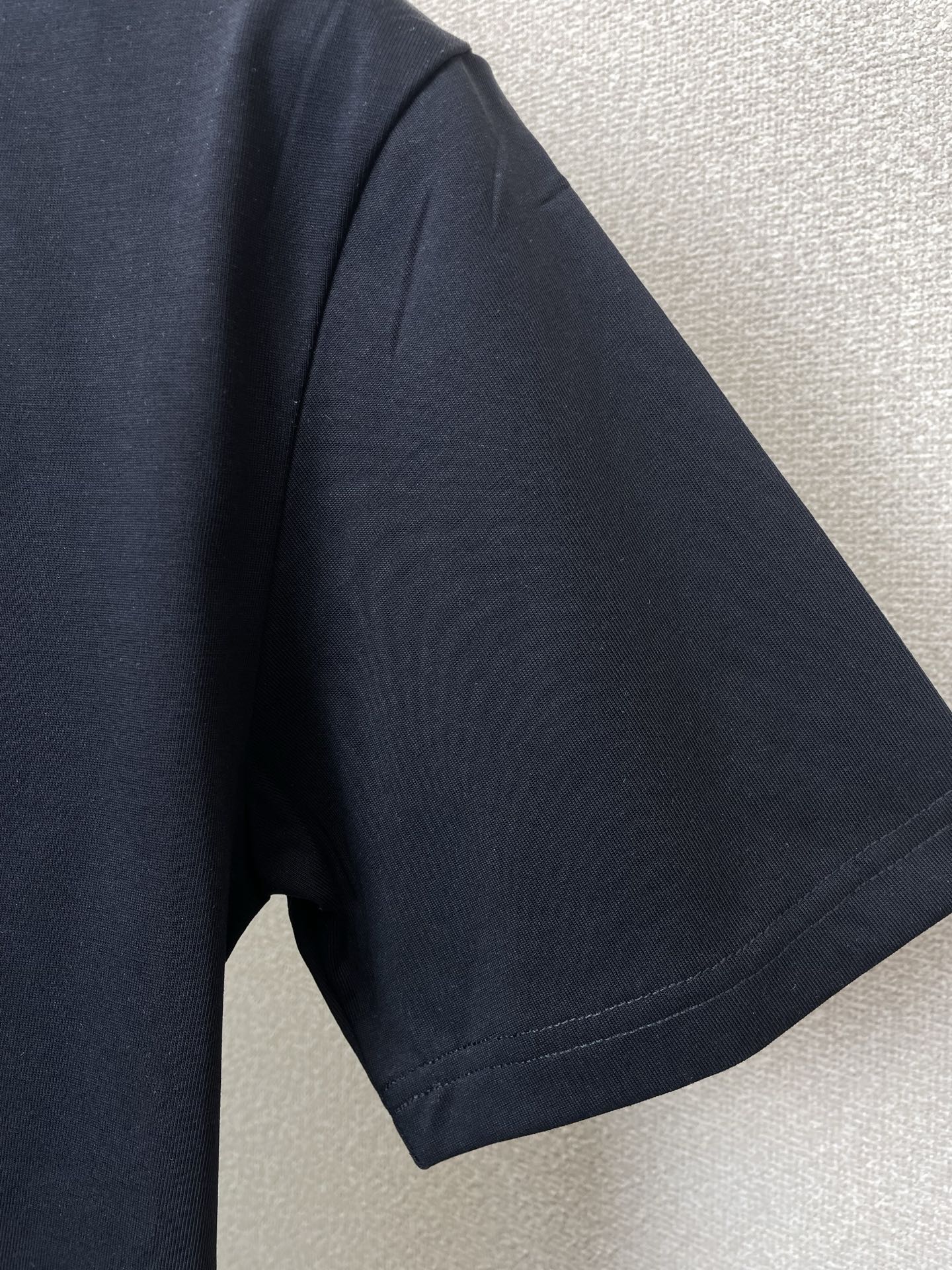 。Louis Vuitton路易威登💥砸锅卖铁都要上的新款新款原单男士休闲短袖 高端定制 高端版本 时尚