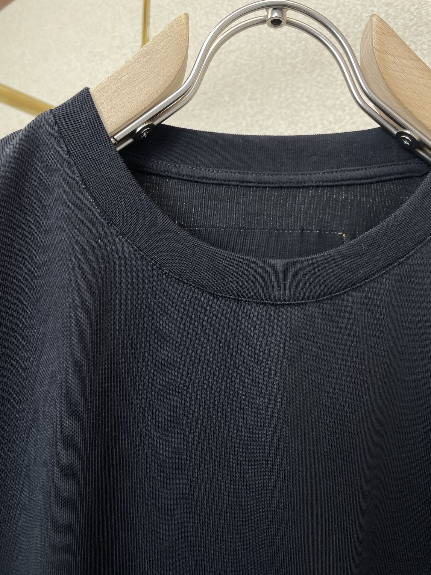 。Louis Vuitton路易威登💥砸锅卖铁都要上的新款新款原单男士休闲短袖 高端定制 高端版本 时尚