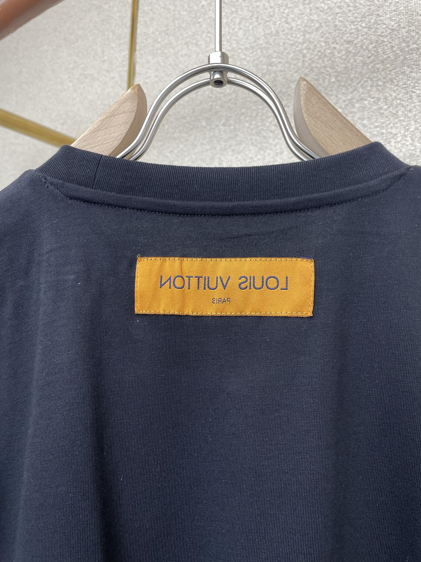 。Louis Vuitton路易威登💥砸锅卖铁都要上的新款新款原单男士休闲短袖 高端定制 高端版本 时尚