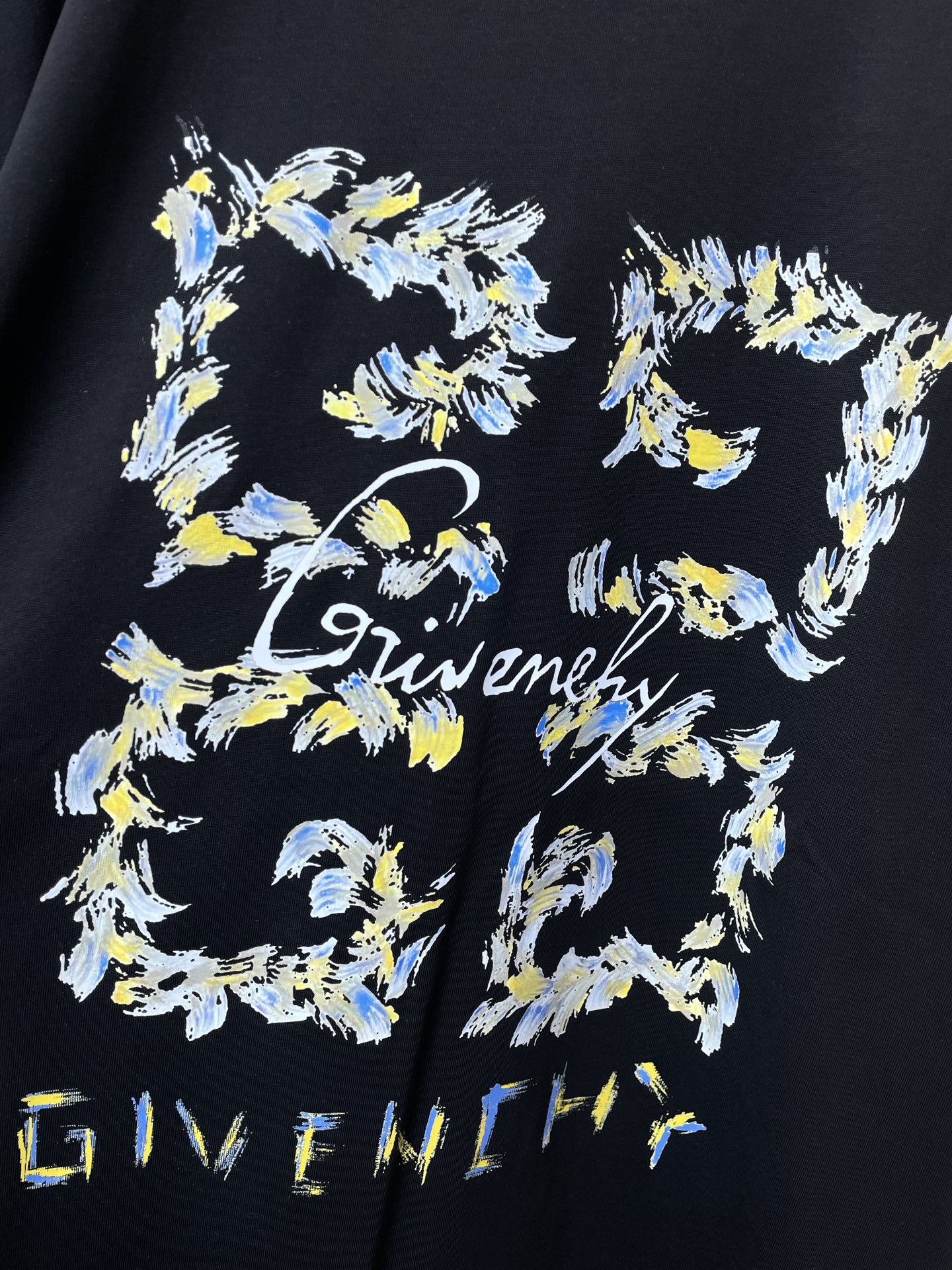 。Givenchy纪梵希💥砸锅卖铁都要上的新款新款原单男士休闲短袖 高端定制 高端版本 时尚百搭爆款⚠️