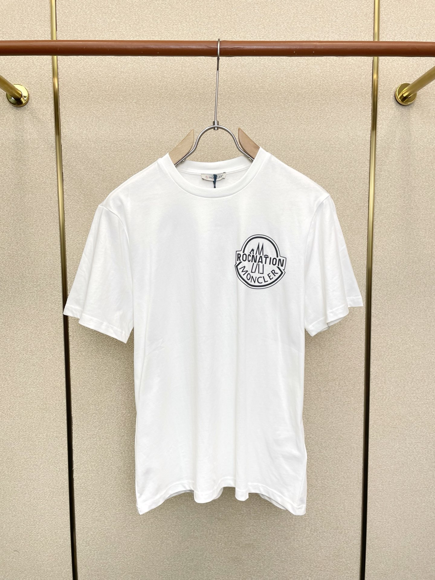 。Moncler蒙口💥砸锅卖铁都要上的新款新款原单男士休闲短袖 高端定制 高端版本 时尚百搭爆款⚠️⚠️