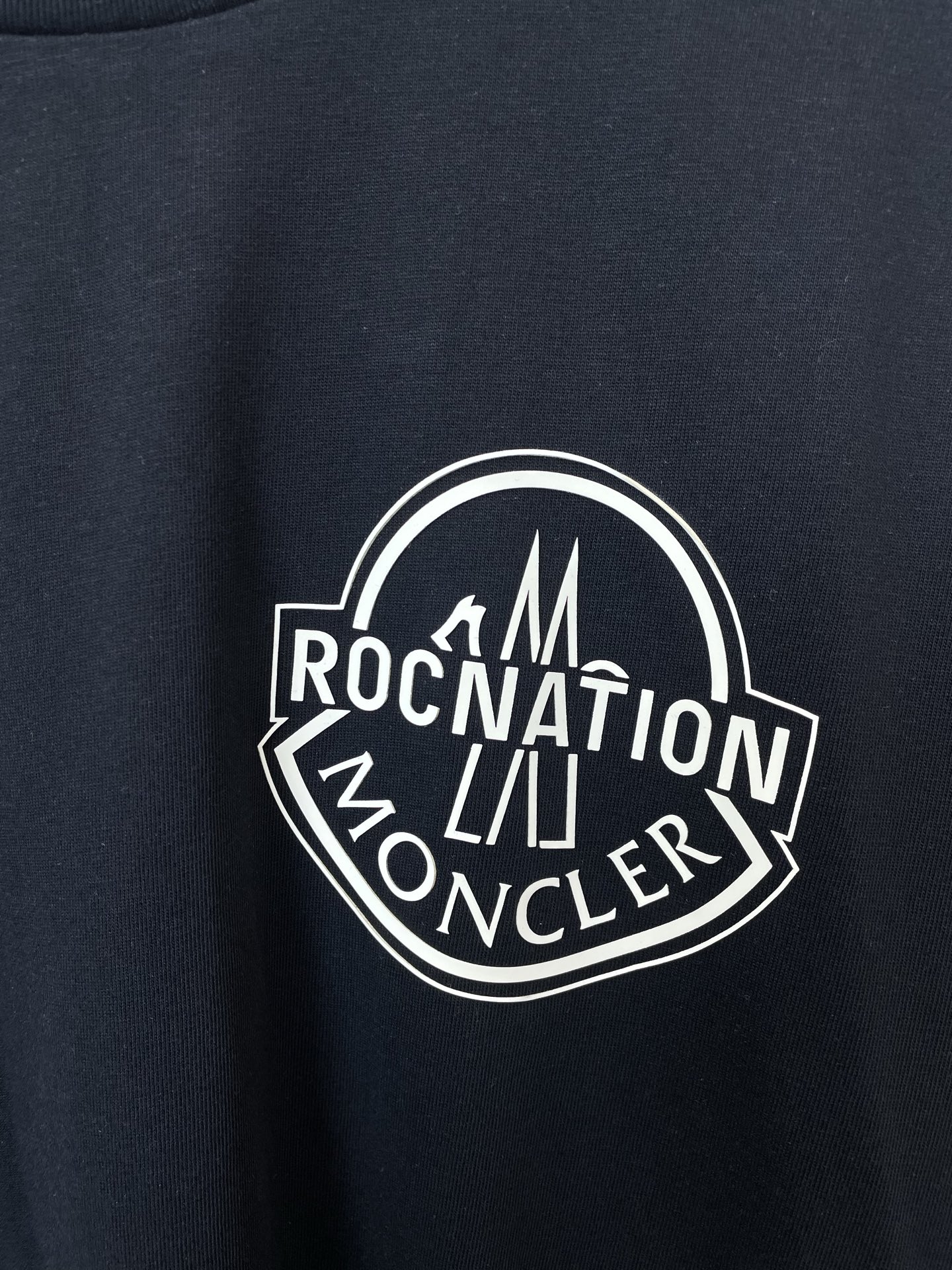 。Moncler蒙口💥砸锅卖铁都要上的新款新款原单男士休闲短袖 高端定制 高端版本 时尚百搭爆款⚠️⚠️