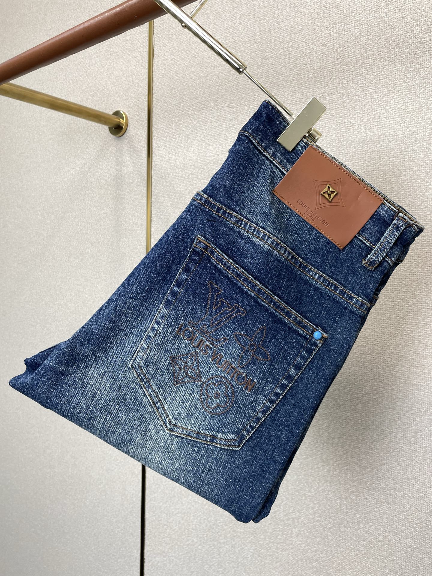 。Louis Vuitton路易威登💥砸锅卖铁都要上的新款新款休闲牛仔裤👖高端版本 专柜定制面料 透气舒