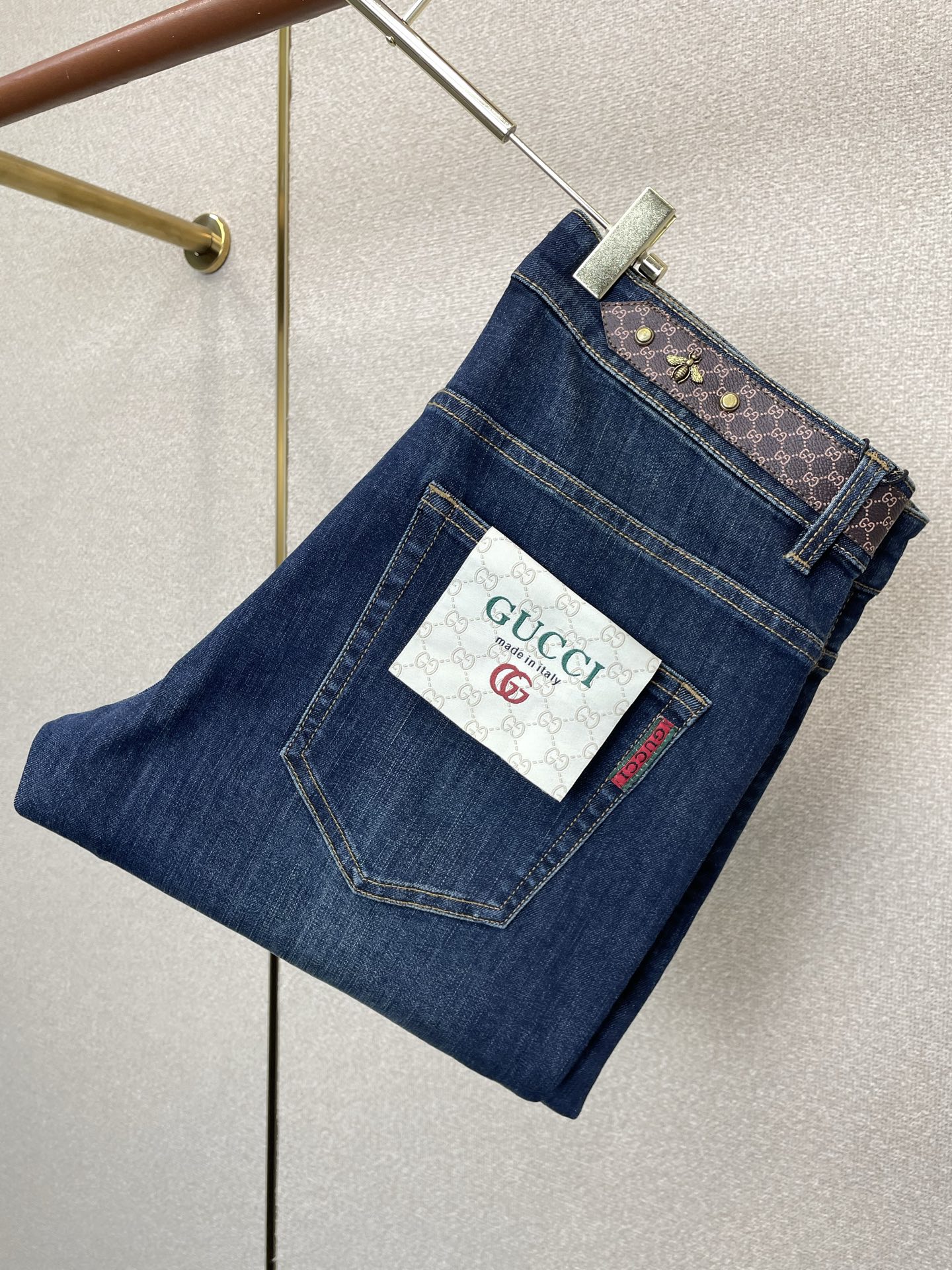 。Gucci古驰💥砸锅卖铁都要上的新款新款休闲牛仔裤👖高端版本 专柜定制面料 透气舒适度高，细节无可挑剔