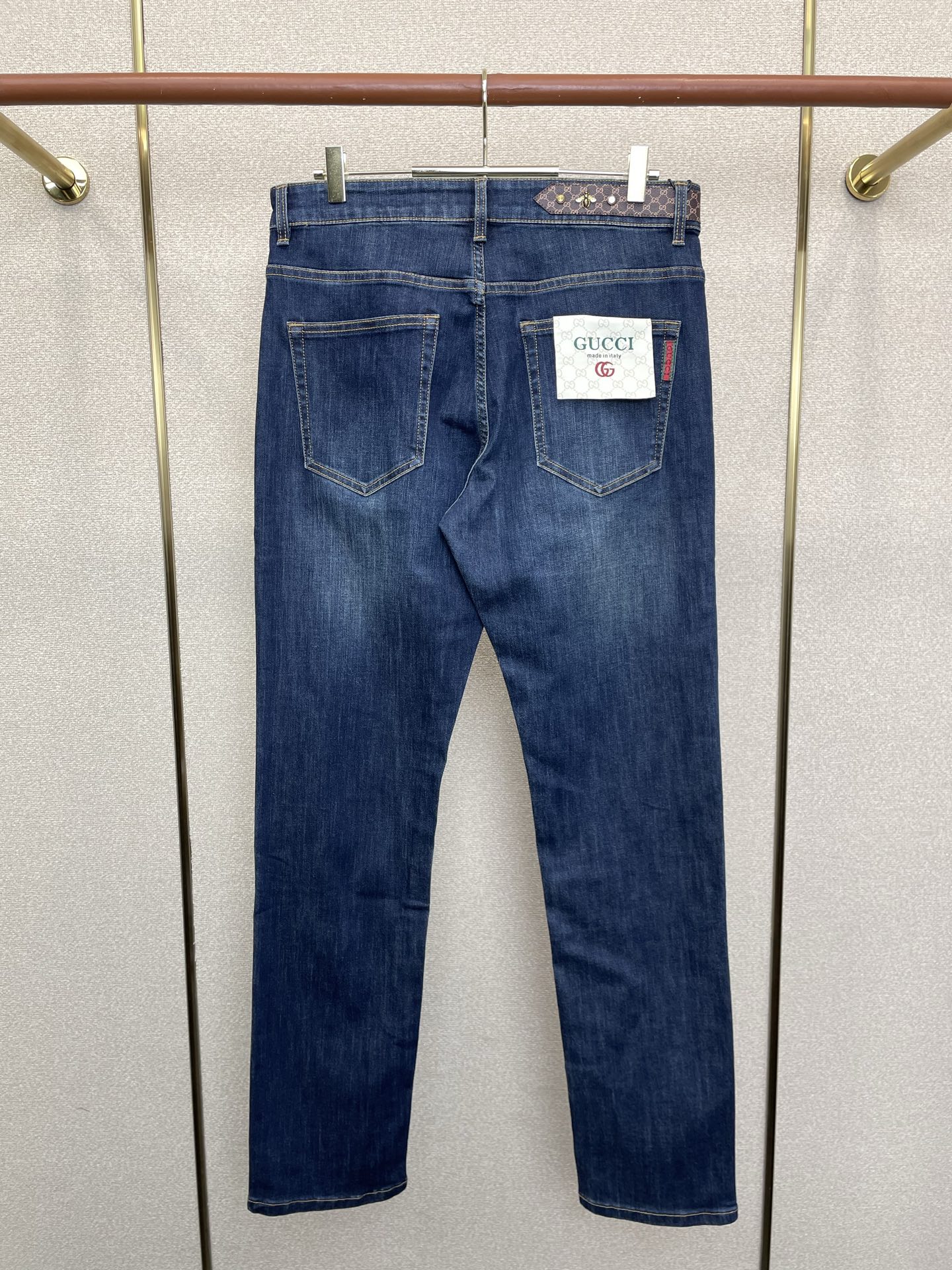 。Gucci古驰💥砸锅卖铁都要上的新款新款休闲牛仔裤👖高端版本 专柜定制面料 透气舒适度高，细节无可挑剔