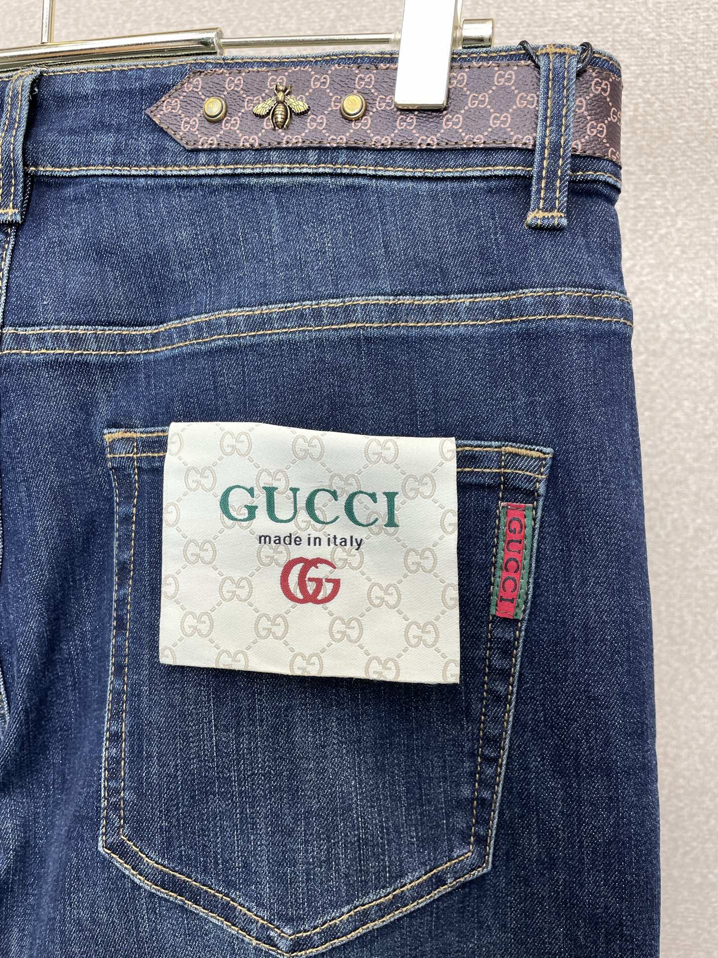 。Gucci古驰💥砸锅卖铁都要上的新款新款休闲牛仔裤👖高端版本 专柜定制面料 透气舒适度高，细节无可挑剔