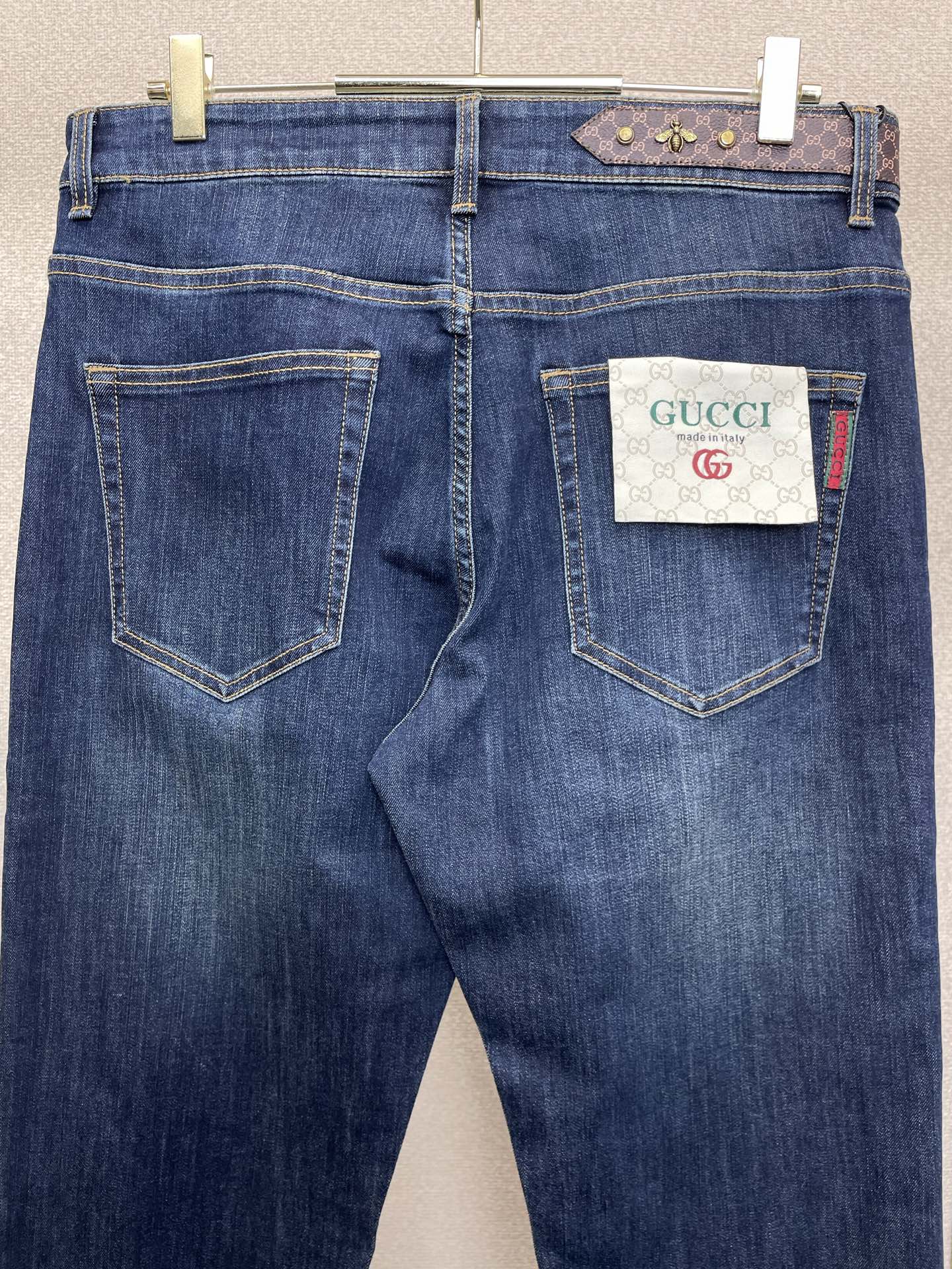 。Gucci古驰💥砸锅卖铁都要上的新款新款休闲牛仔裤👖高端版本 专柜定制面料 透气舒适度高，细节无可挑剔