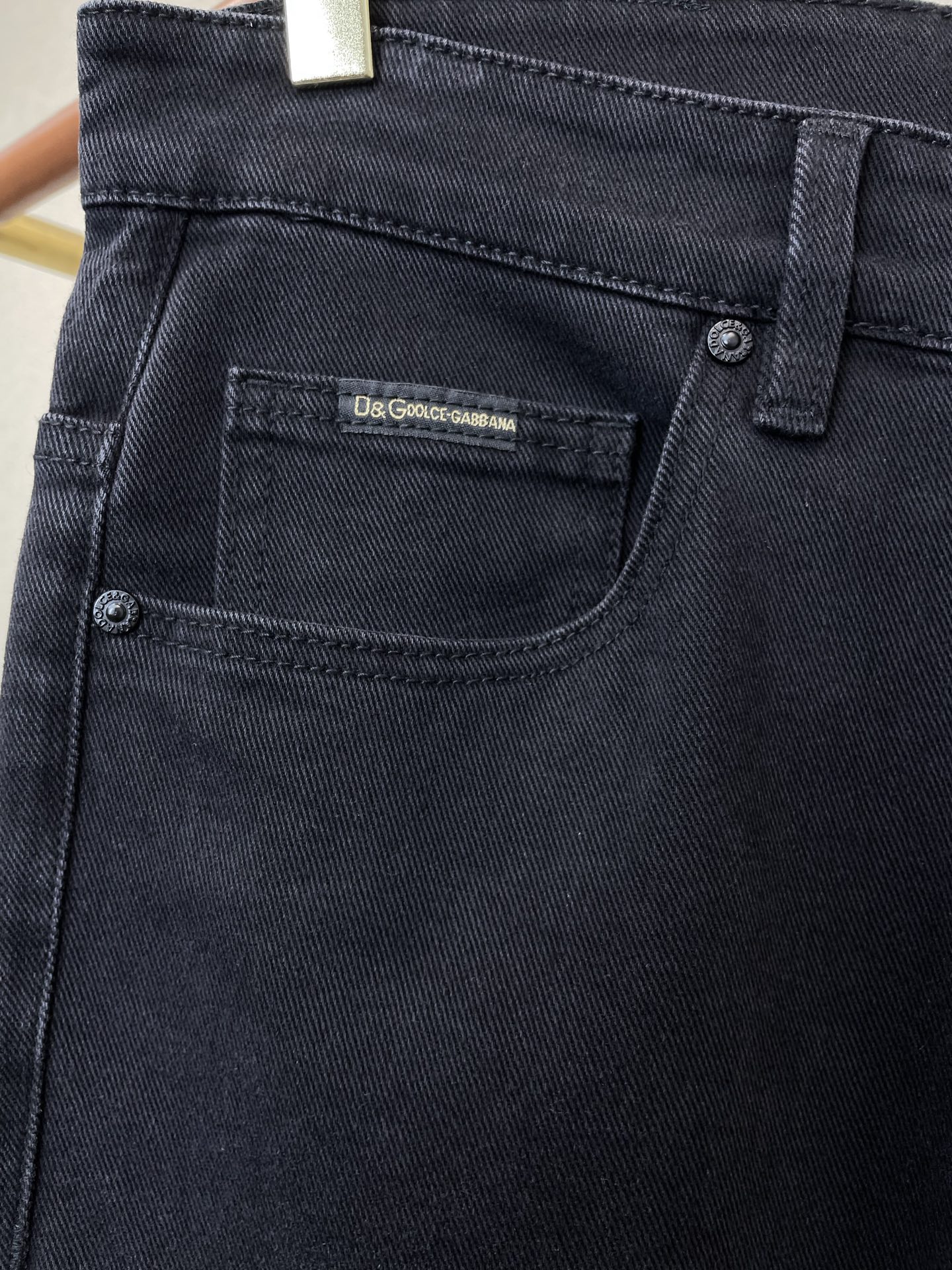 。Dolce&Gabbana杜嘉班纳💥砸锅卖铁都要上的新款新款休闲牛仔裤👖高端版本 专柜定制面料 透气舒