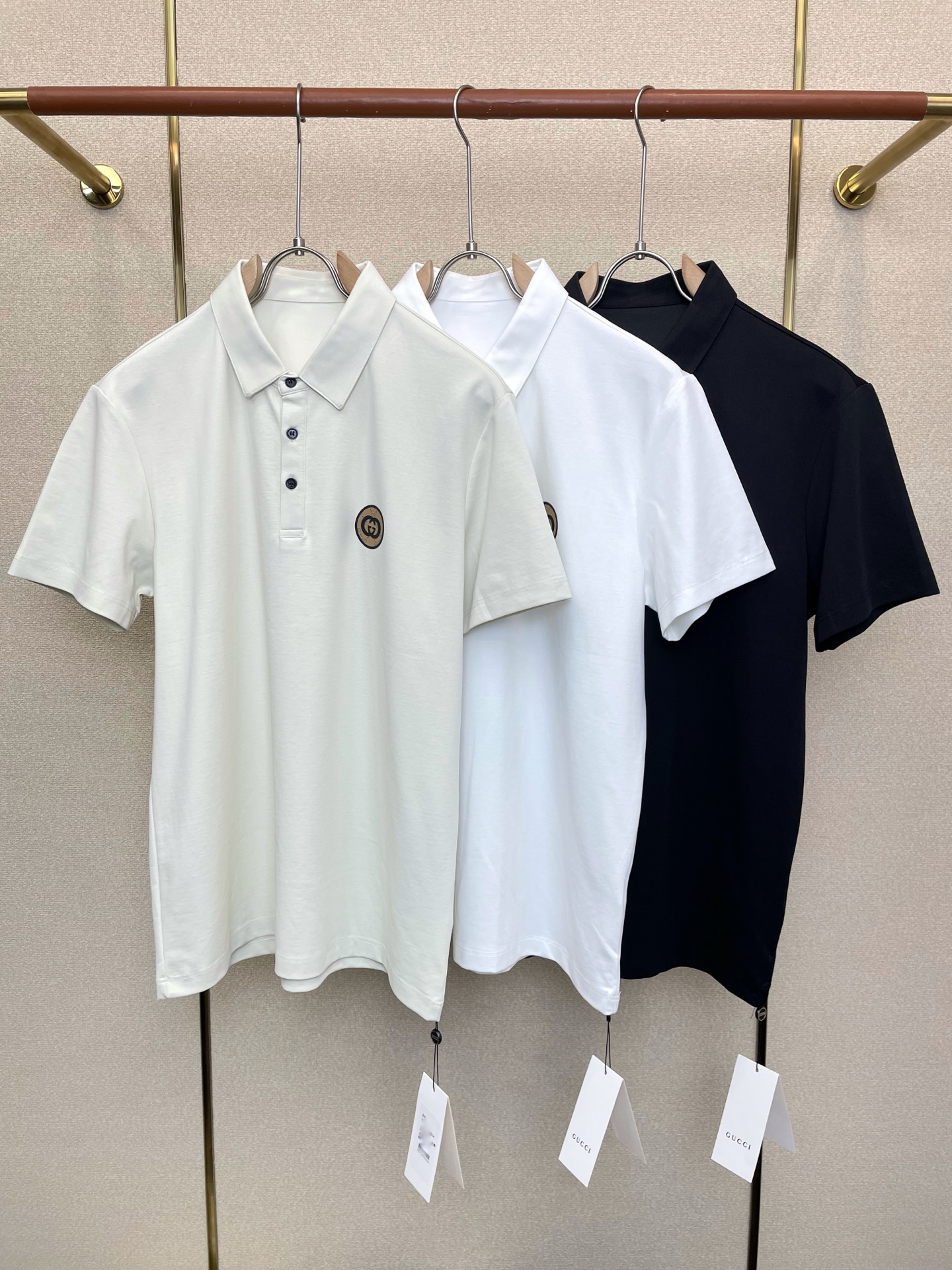 NO:873612,.Gucci Gucci is a must-have new model, original men's casual short-sleeves, high-end customization, high-end version, fashionable and versatile imported fabrics, super soft and delicate to the touch, skin-friendly and comfortable to wear, high-end boutique, exquisite upper body made by the factory, very good, a must-have item for men, complete with three standards, code number 48-58,, gucci, gucci, T-shirt,19860909.Gucci古驰砸锅卖铁都要上的新款新款原单男士休闲短袖 高端定制 高端版本 时尚百搭爆款进口面料 手感超柔软细腻 穿着亲肤舒适 高端精品 代工厂精细做上身非常赞 男士必备单品 三标齐全 码数48-58,,gucci,gucci,T-shirt,,Men's clothing