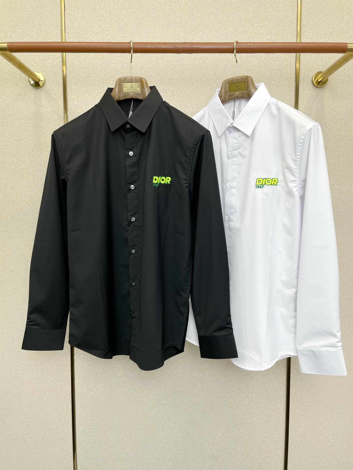。Dior迪奥💥砸锅卖铁都要上的新款新款男士休闲长袖衬衫 高端定制 高端版本 时尚百搭爆款⚠️⚠️✨✨进