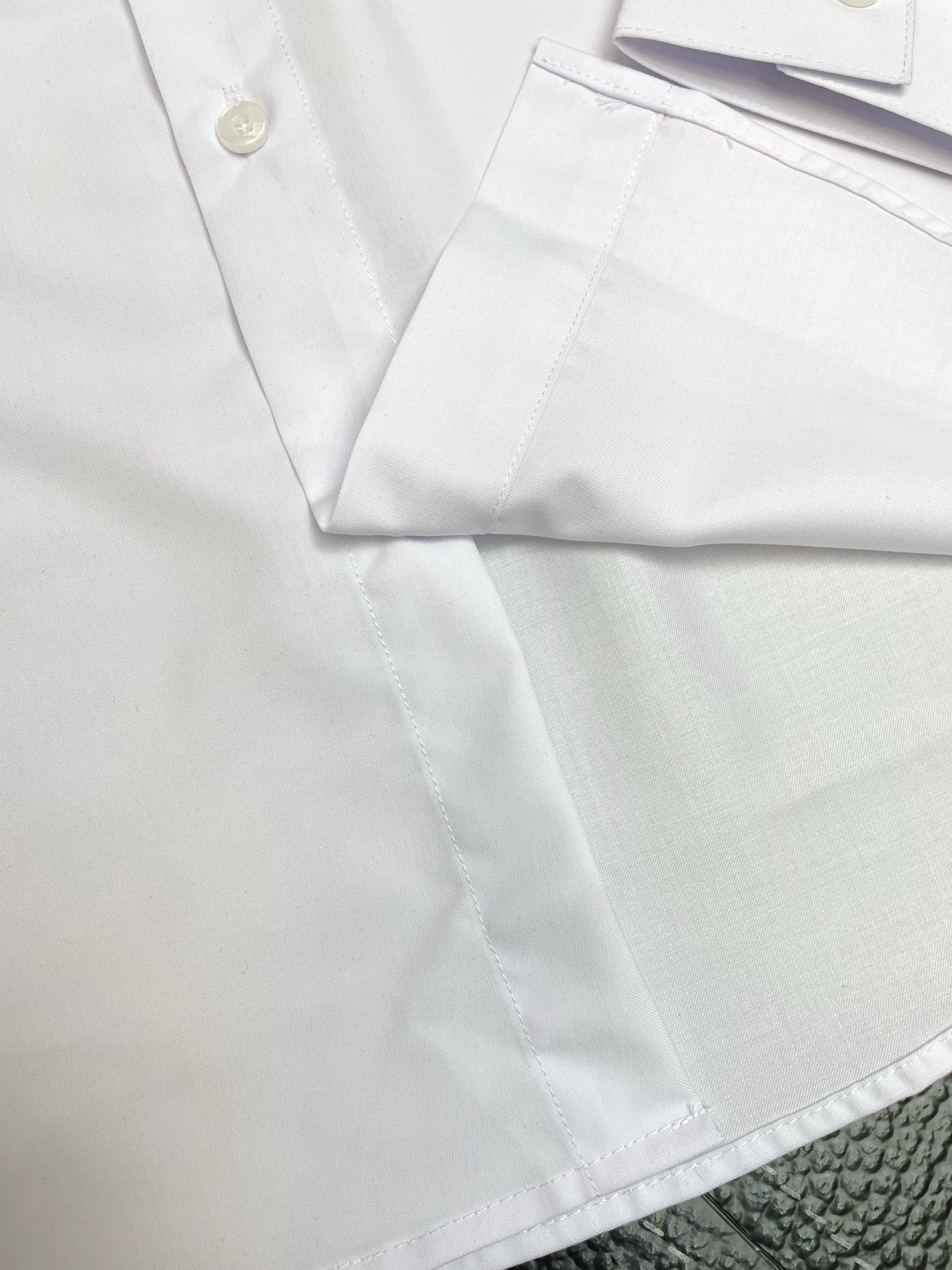 。Dior迪奥💥砸锅卖铁都要上的新款新款男士休闲长袖衬衫 高端定制 高端版本 时尚百搭爆款⚠️⚠️✨✨进