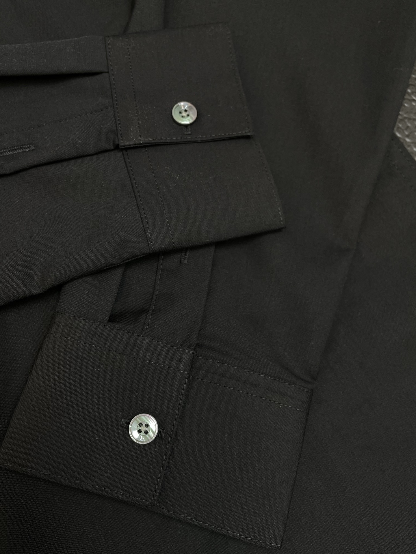 。Moncler蒙口💥砸锅卖铁都要上的新款新款男士休闲长袖衬衫 高端定制 高端版本 时尚百搭爆款⚠️⚠️