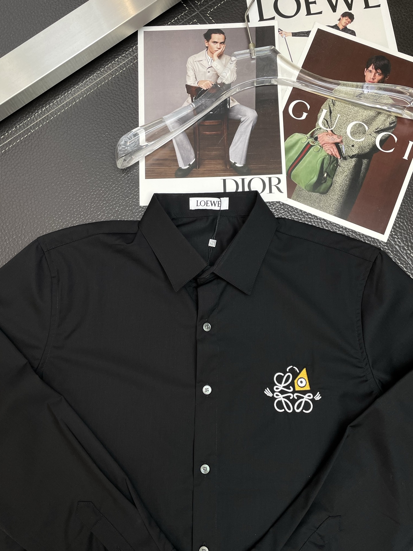 。LOEWE罗意威💥砸锅卖铁都要上的新款新款男士休闲长袖衬衫 高端定制 高端版本 时尚百搭爆款⚠️⚠️✨