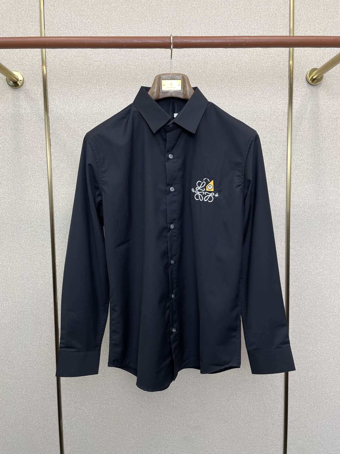 。LOEWE罗意威💥砸锅卖铁都要上的新款新款男士休闲长袖衬衫 高端定制 高端版本 时尚百搭爆款⚠️⚠️✨