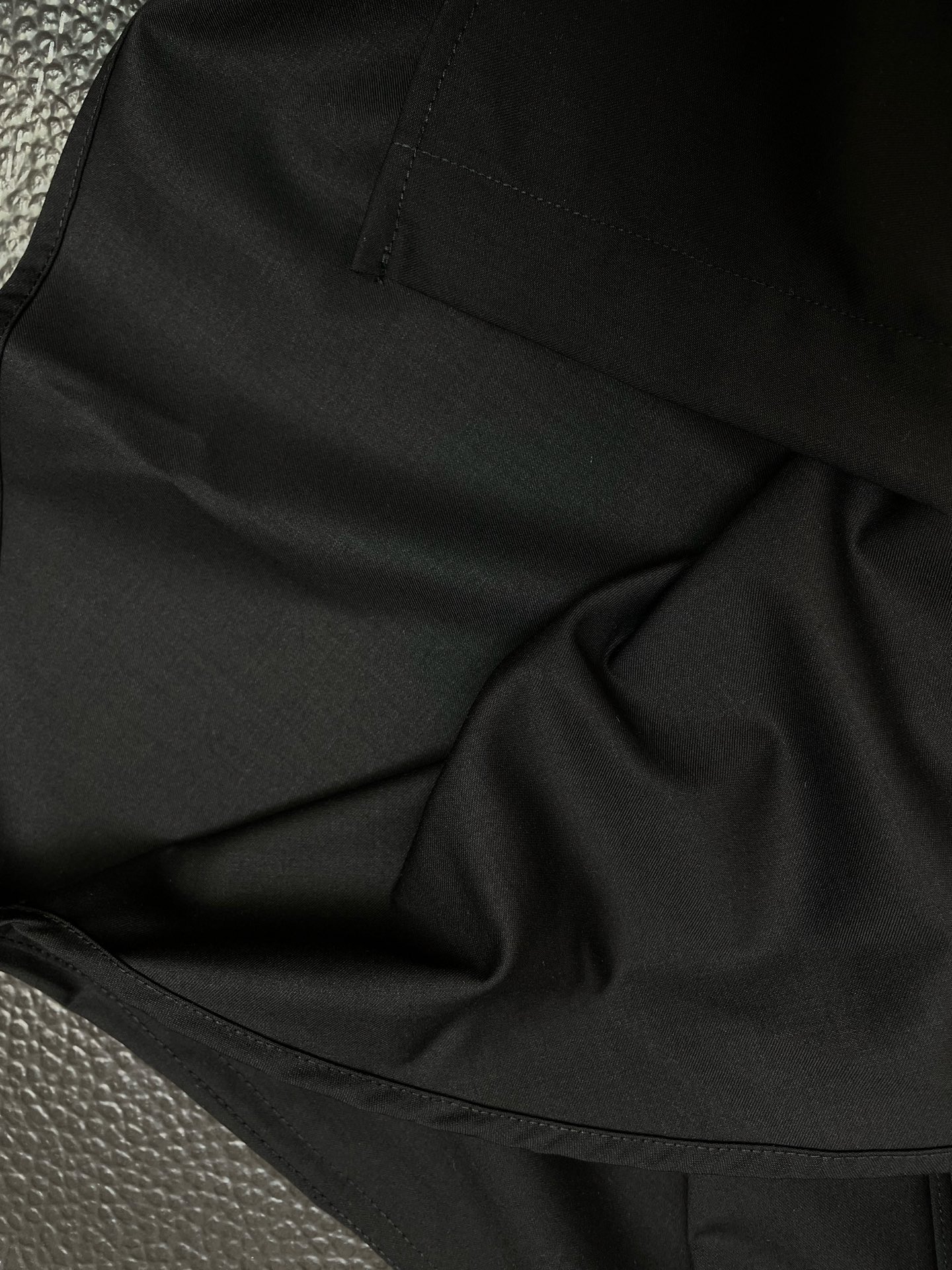 。LOEWE罗意威💥砸锅卖铁都要上的新款新款男士休闲长袖衬衫 高端定制 高端版本 时尚百搭爆款⚠️⚠️✨