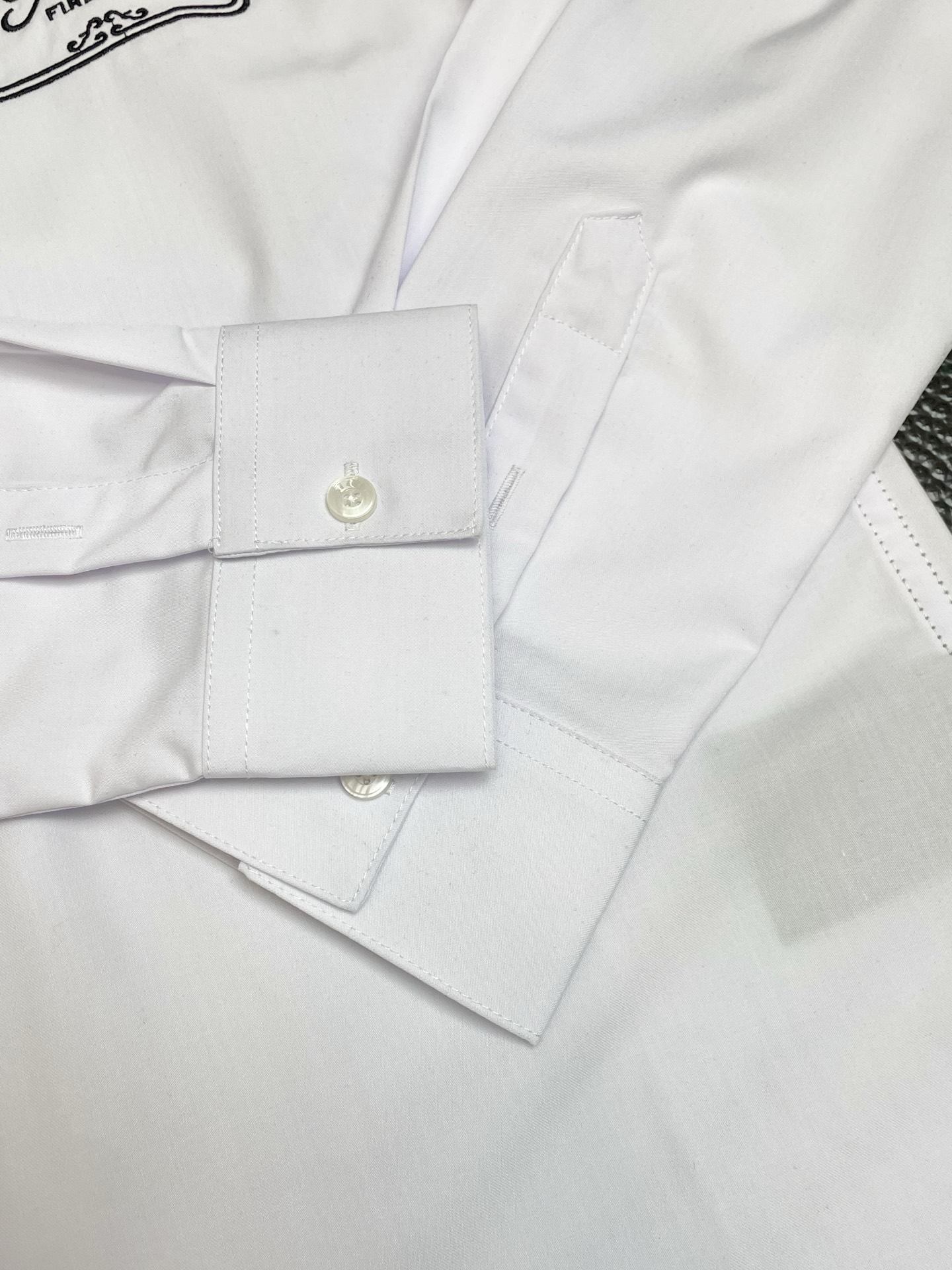 。Gucci古驰💥砸锅卖铁都要上的新款新款男士休闲长袖衬衫 高端定制 高端版本 时尚百搭爆款⚠️⚠️✨✨