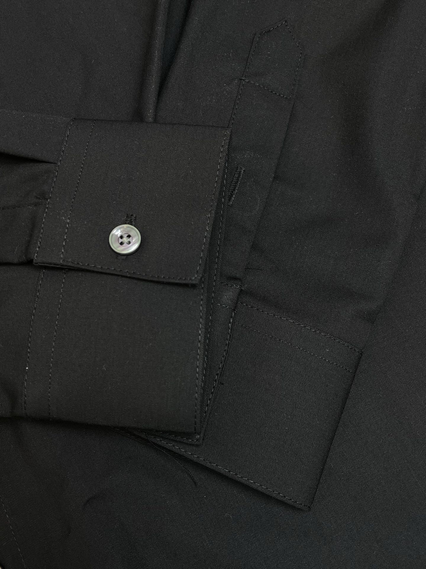 。Arc’teryx始祖鸟💥砸锅卖铁都要上的新款新款男士休闲长袖衬衫 高端定制 高端版本 时尚百搭爆款⚠