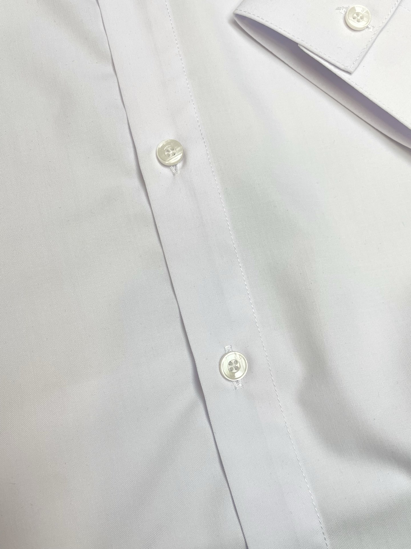 。Givenchy纪梵希💥砸锅卖铁都要上的新款新款男士休闲长袖衬衫 高端定制 高端版本 时尚百搭爆款⚠️