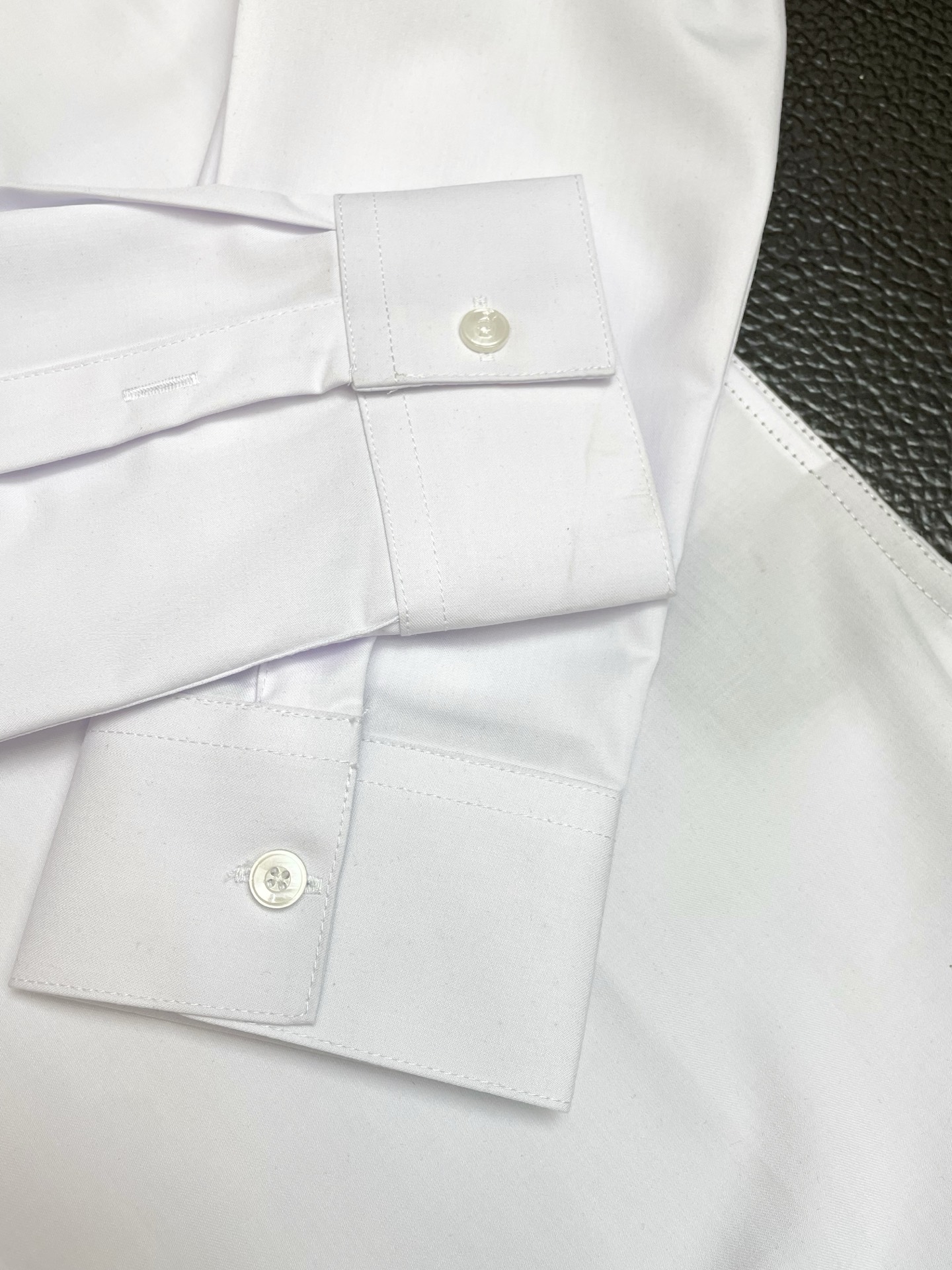 。Givenchy纪梵希💥砸锅卖铁都要上的新款新款男士休闲长袖衬衫 高端定制 高端版本 时尚百搭爆款⚠️