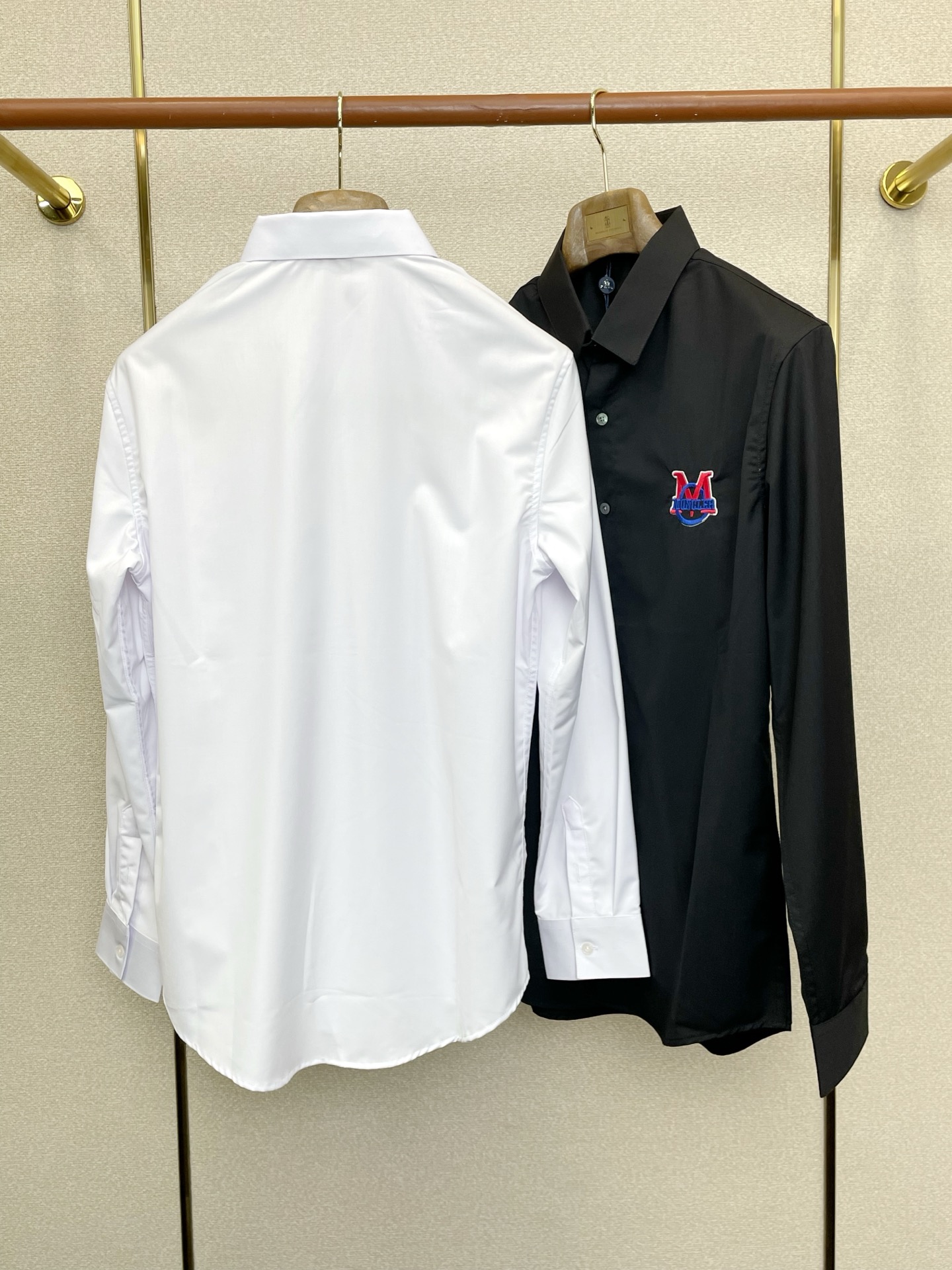 。Moncler蒙口💥砸锅卖铁都要上的新款新款男士休闲长袖衬衫 高端定制 高端版本 时尚百搭爆款⚠️⚠️