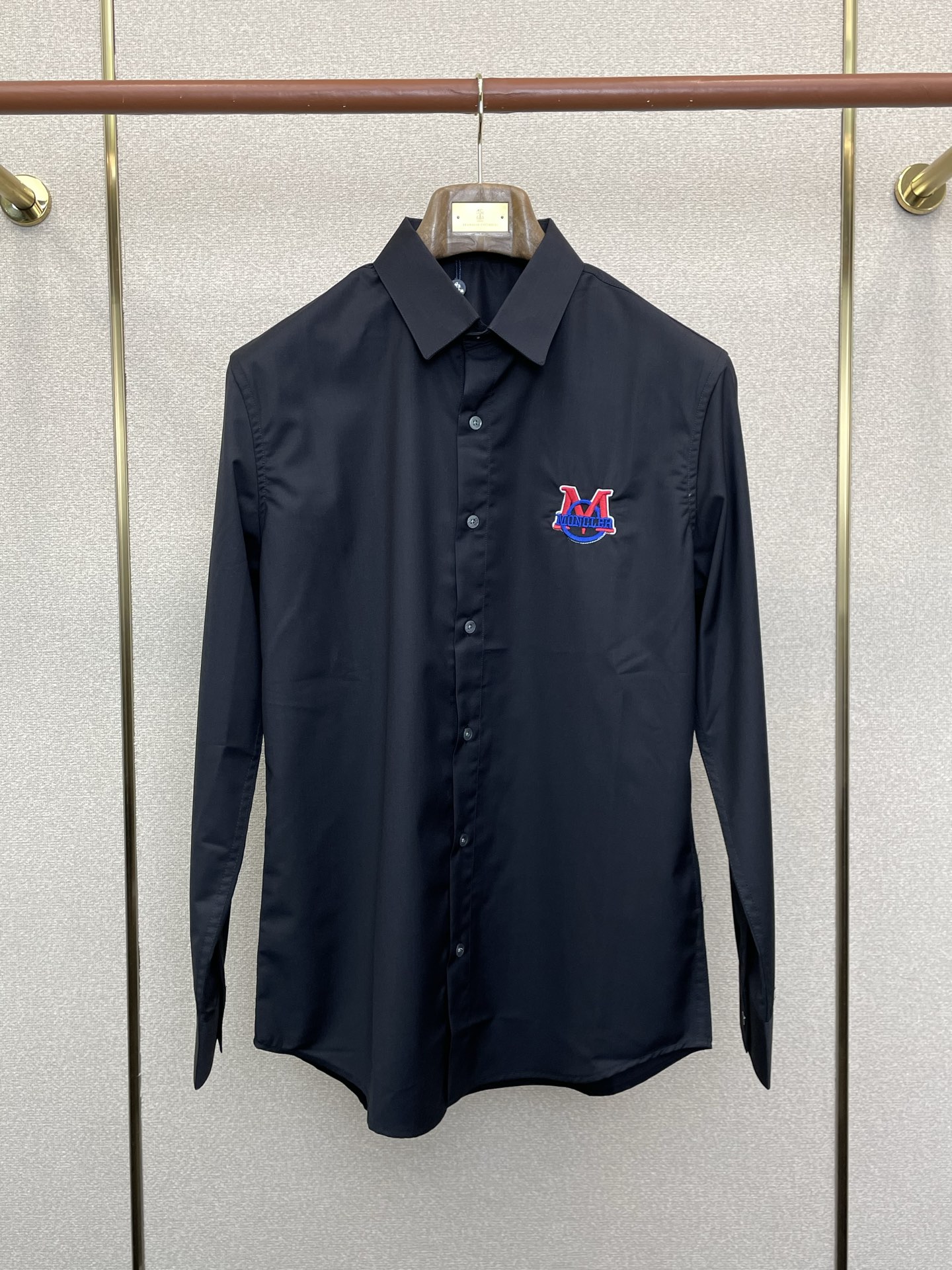 。Moncler蒙口💥砸锅卖铁都要上的新款新款男士休闲长袖衬衫 高端定制 高端版本 时尚百搭爆款⚠️⚠️