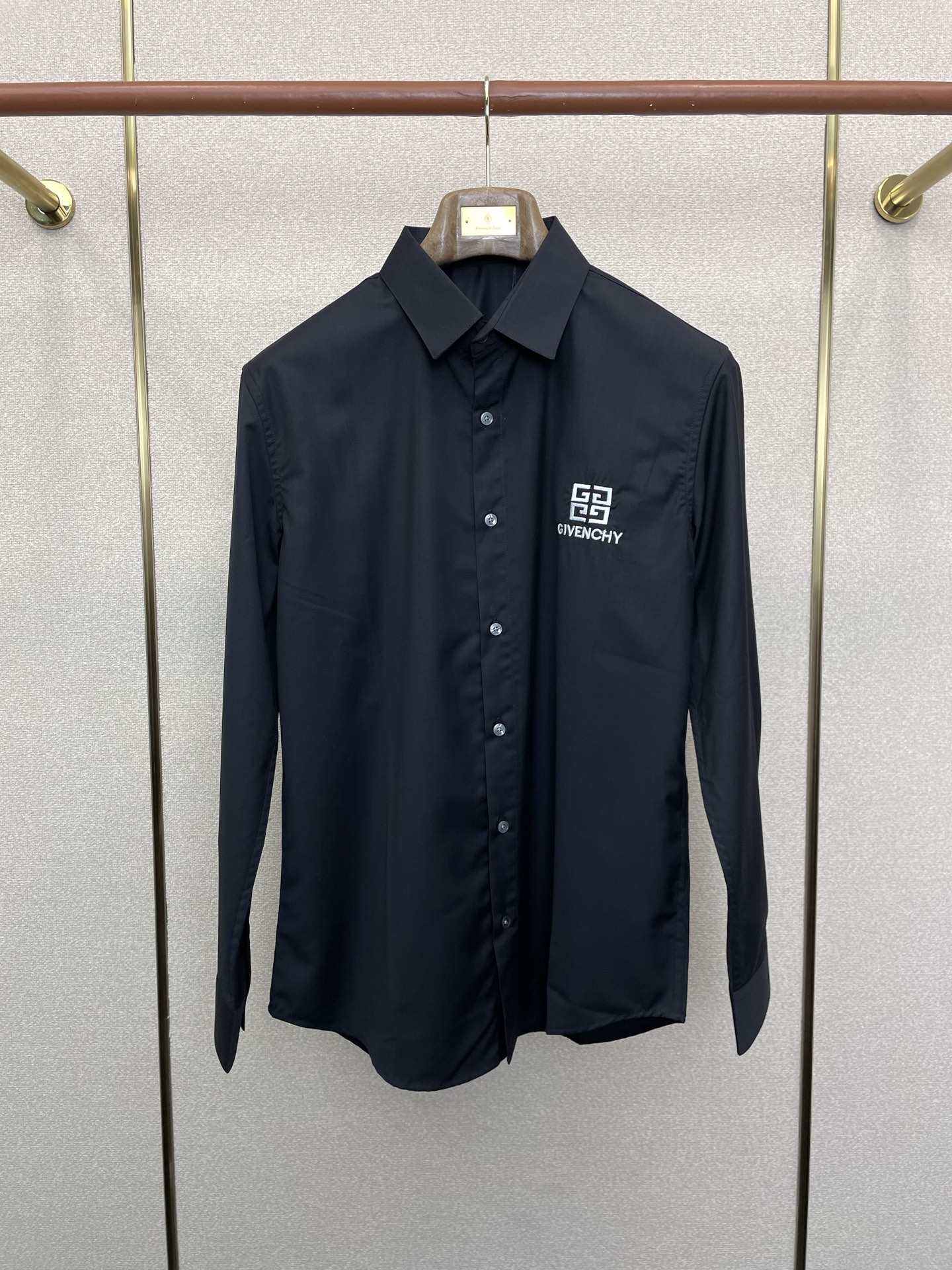 。Givenchy纪梵希💥砸锅卖铁都要上的新款新款男士休闲长袖衬衫 高端定制 高端版本 时尚百搭爆款⚠️