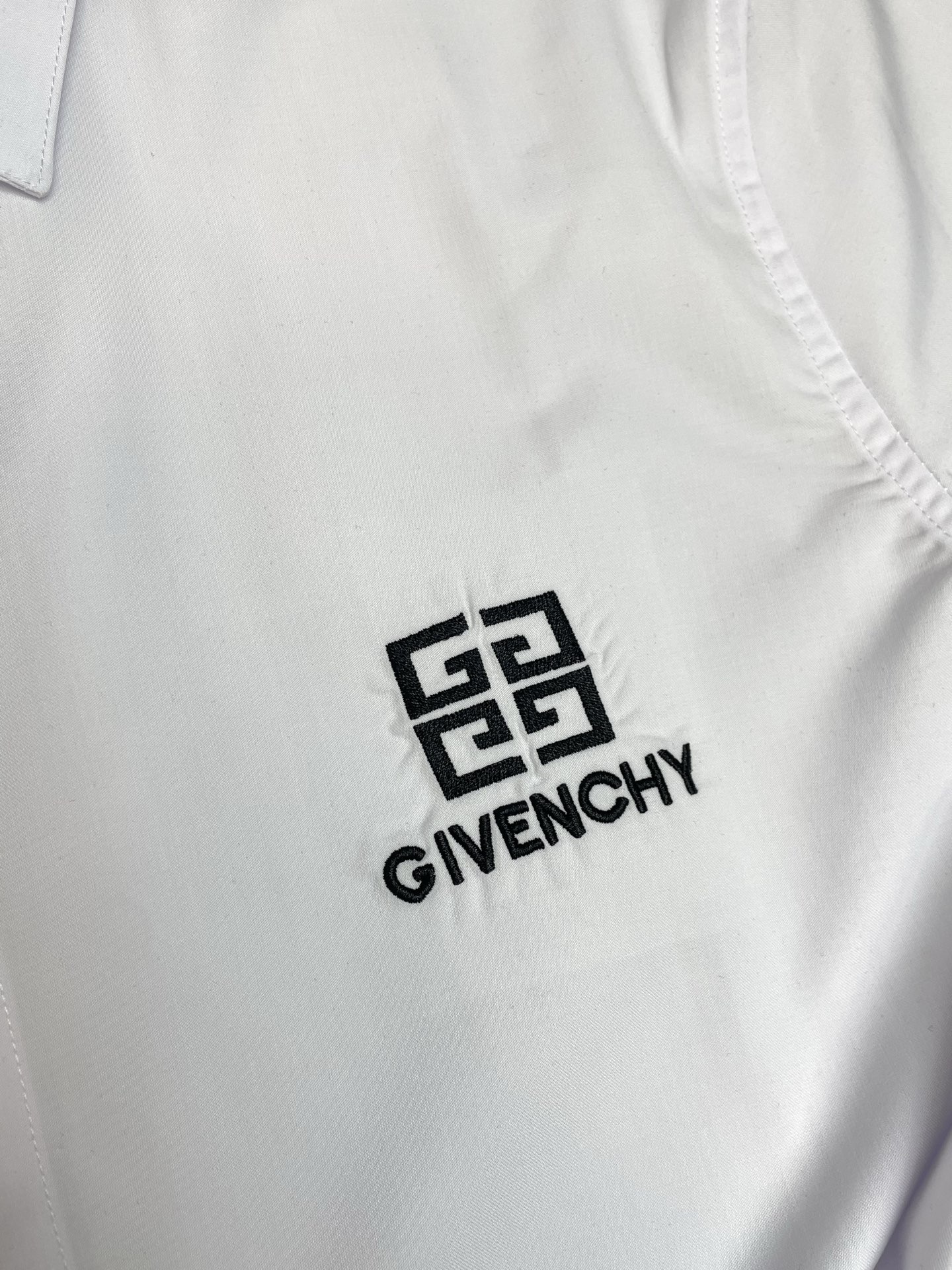 。Givenchy纪梵希💥砸锅卖铁都要上的新款新款男士休闲长袖衬衫 高端定制 高端版本 时尚百搭爆款⚠️