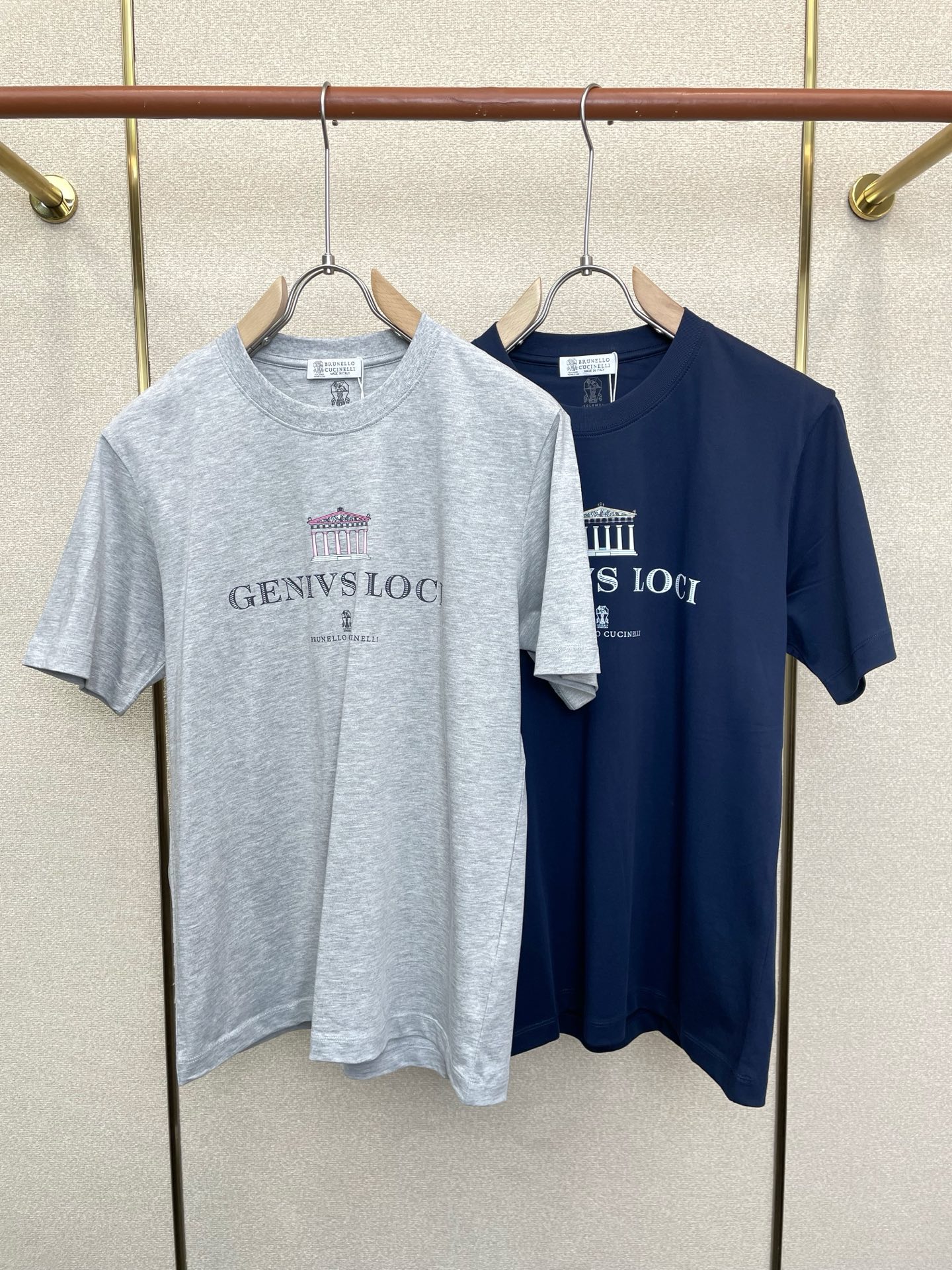 NO:873633,.BC-Brunello Cucineli Brunello Cucineli is a must-have new style original men's casual short sleeves. High-end customization. High-end version. Fashionable and versatile imported fabrics. Super soft and delicate feel. Skin-friendly and comfortable to wear. High-end boutique. The upper body is exquisitely made by the OEM. A must-have item for men. Three complete standards. Size M-3XL, brunello cucinelli, T-shirt,19860909.BC-Brunello Cucineli 布鲁内洛 库奇内利砸锅卖铁都要上的新款新款原单男士休闲短袖 高端定制 高端版本 时尚百搭爆款进口面料 手感超柔软细腻 穿着亲肤舒适 高端精品 代工厂精细做上身非常赞 男士必备单品 三标齐全 码数M-3XL,,brunello cucinelli,T-shirt,,Men's clothing