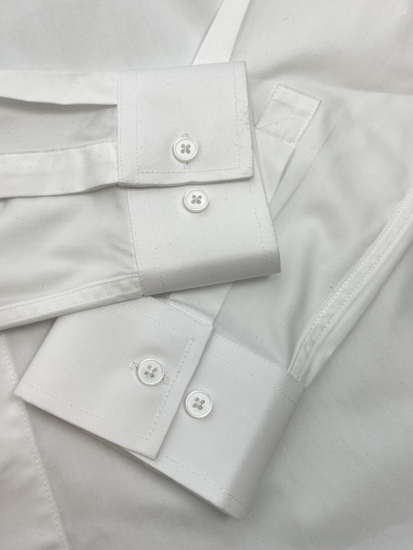 。Dior迪奥💥砸锅卖铁都要上的新款新款男士休闲衬衫 高端定制 高端版本 时尚百搭爆款⚠️⚠️✨✨进口面