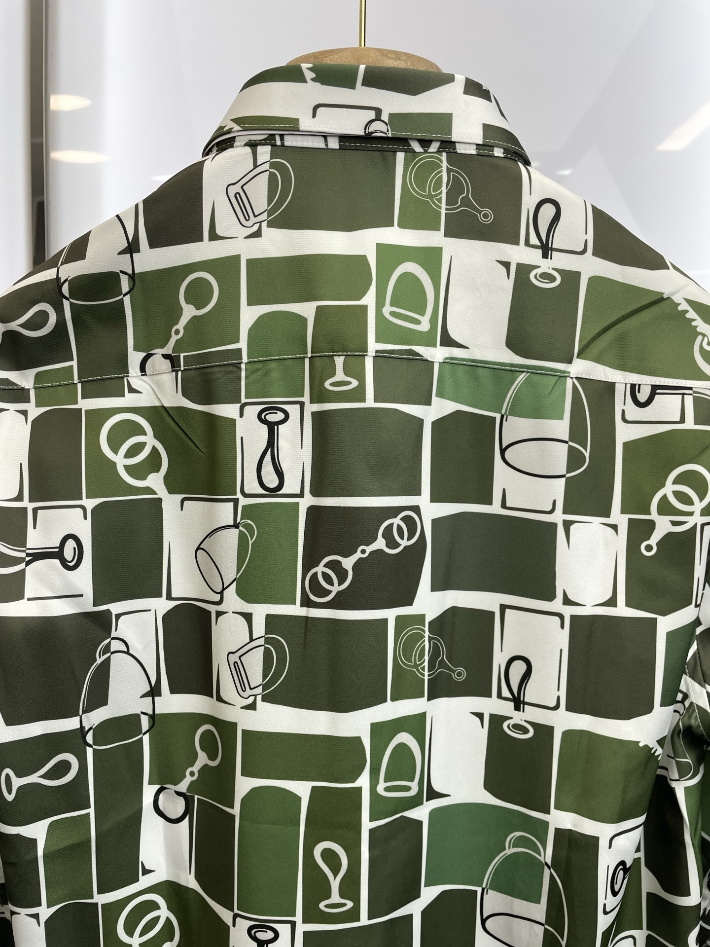 。Hermès爱马仕💥砸锅卖铁都要上的新款新款原单男士休闲长袖衬衫 高端定制 高端版本 时尚百搭爆款⚠️