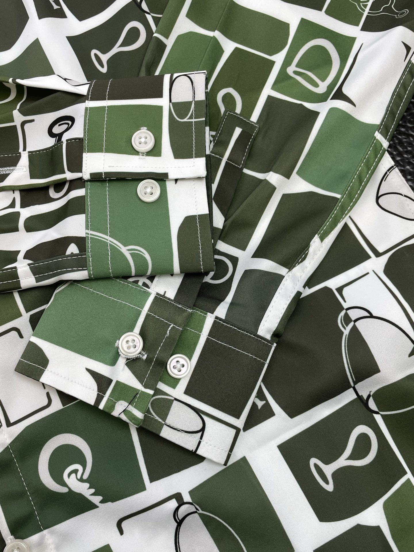 。Hermès爱马仕💥砸锅卖铁都要上的新款新款原单男士休闲长袖衬衫 高端定制 高端版本 时尚百搭爆款⚠️