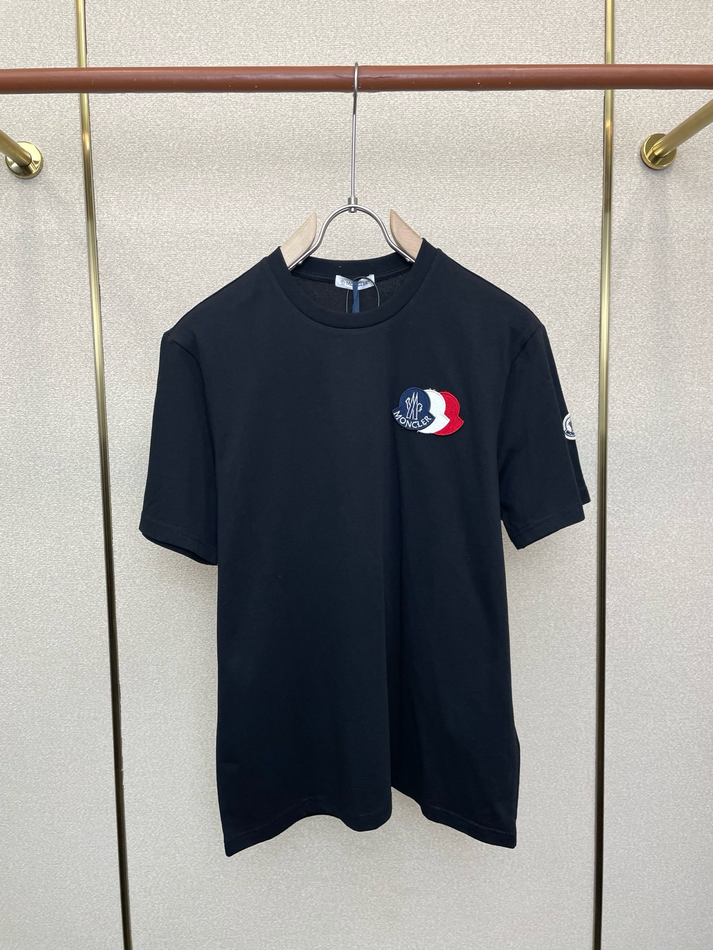 。Moncler蒙口💥砸锅卖铁都要上的新款新款原单男士休闲短袖 高端定制 高端版本 时尚百搭爆款⚠️⚠️