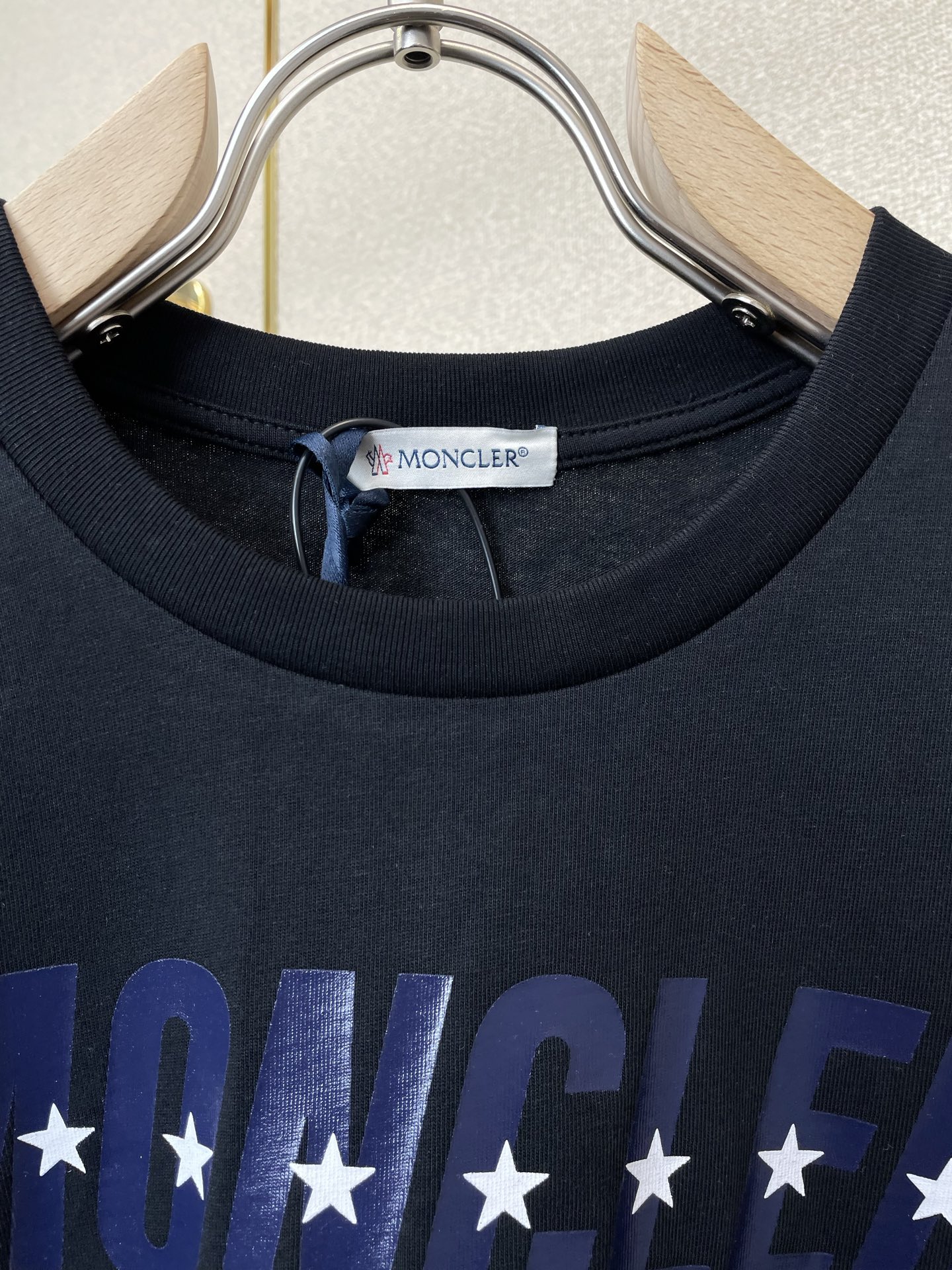 。Moncler蒙口💥砸锅卖铁都要上的新款新款原单男士休闲短袖 高端定制 高端版本 时尚百搭爆款⚠️⚠️