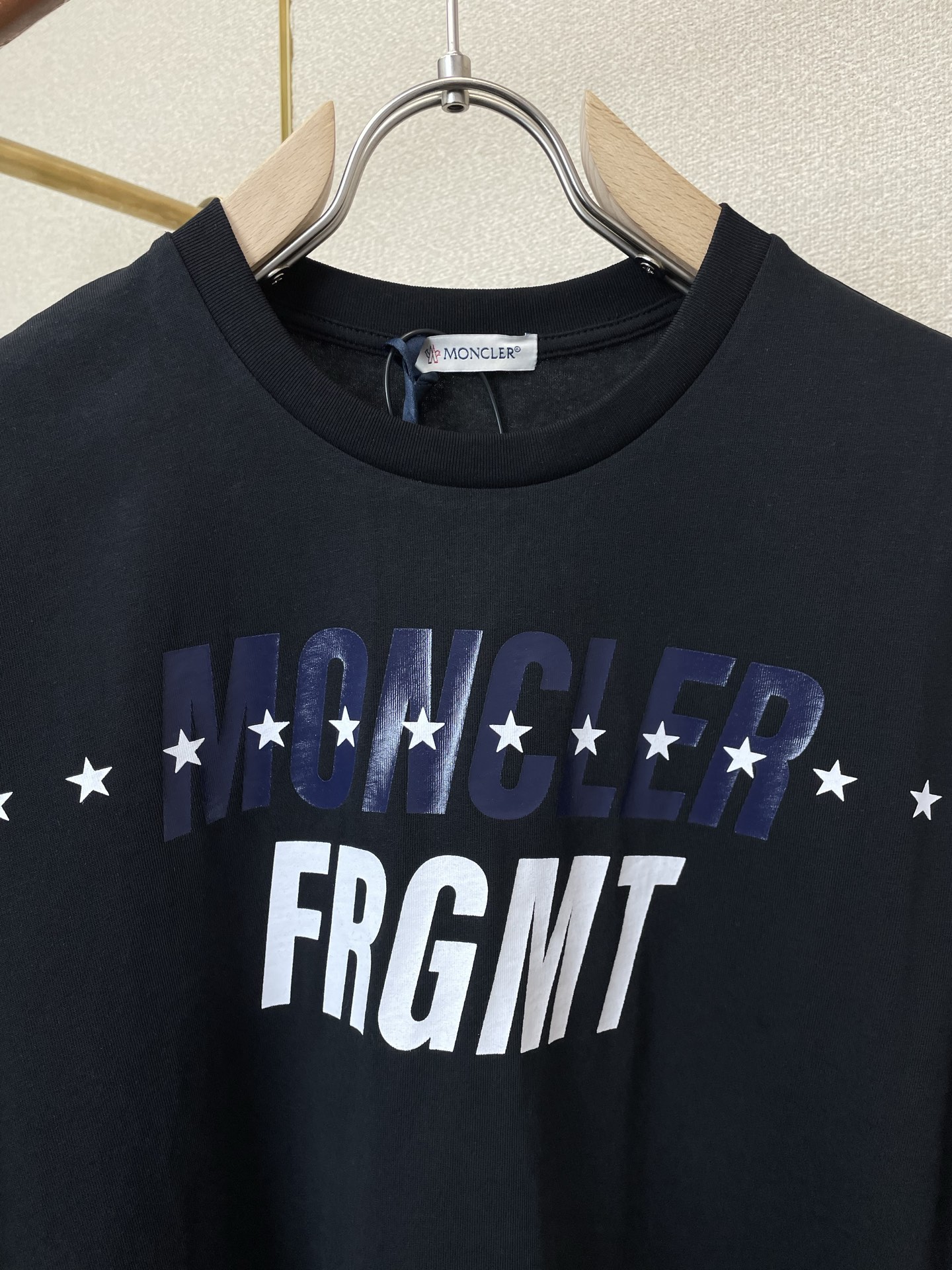 。Moncler蒙口💥砸锅卖铁都要上的新款新款原单男士休闲短袖 高端定制 高端版本 时尚百搭爆款⚠️⚠️