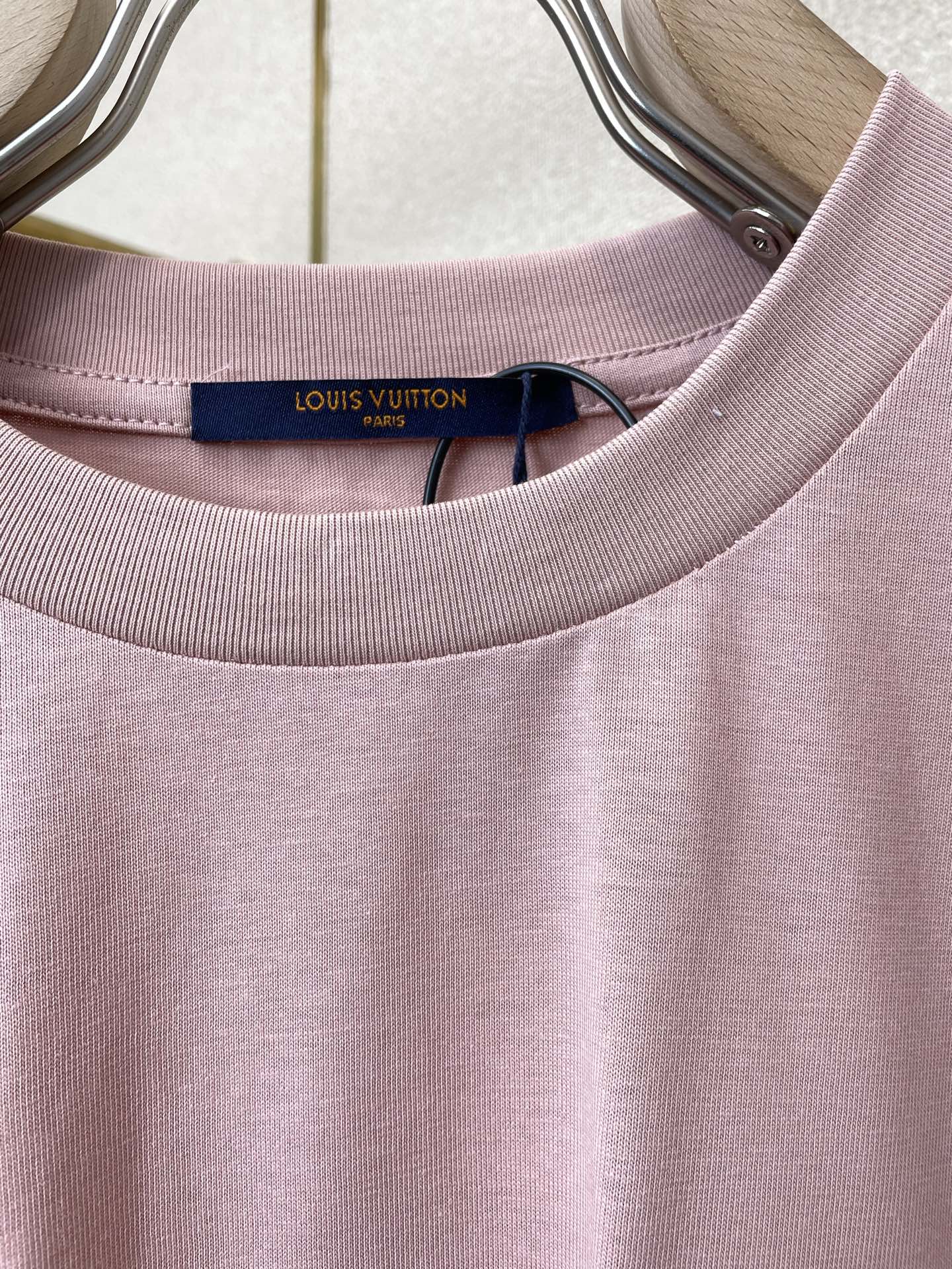 。Louis Vuitton路易威登💥砸锅卖铁都要上的新款新款原单男士休闲短袖 高端定制 高端版本 时尚