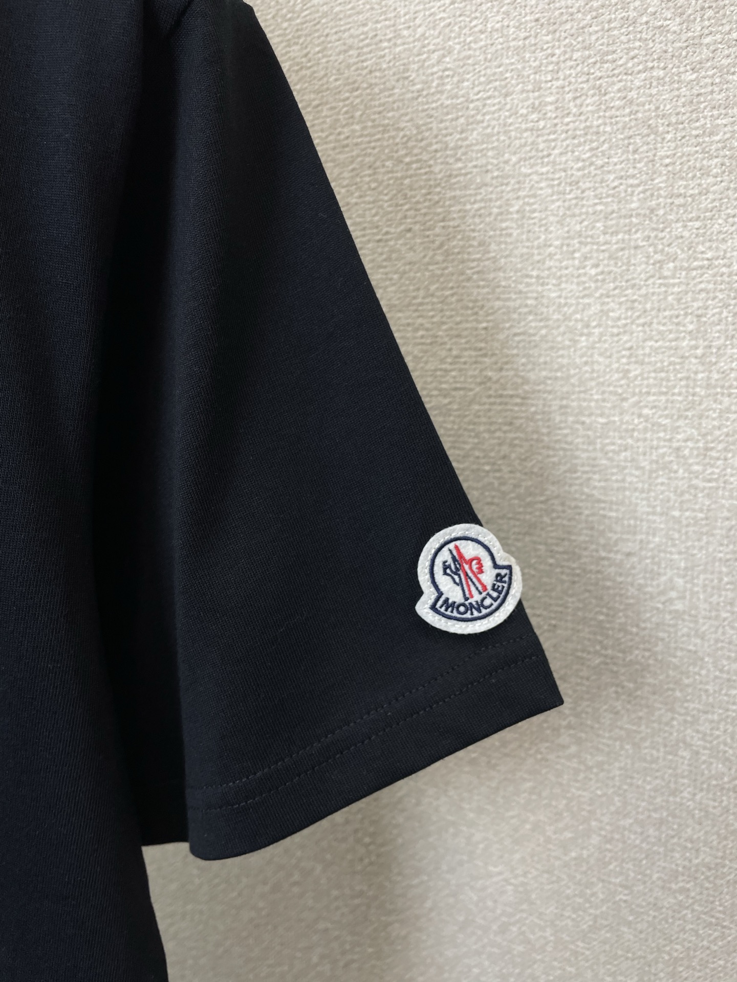 。Moncler蒙口💥砸锅卖铁都要上的新款新款男士休闲短袖 高端定制 高端版本 时尚百搭爆款⚠️⚠️✨✨