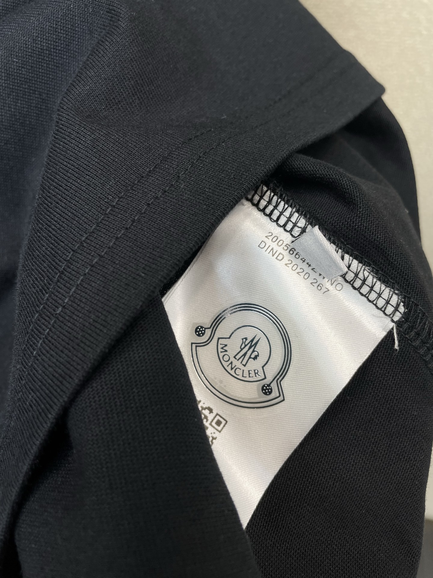 。Moncler蒙口💥砸锅卖铁都要上的新款新款男士休闲短袖 高端定制 高端版本 时尚百搭爆款⚠️⚠️✨✨