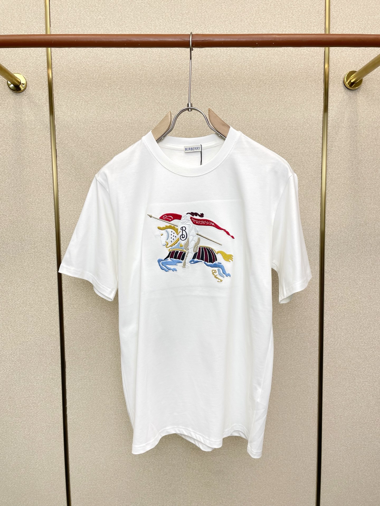 。Burberry巴宝莉💥砸锅卖铁都要上的新款新款男士休闲短袖 高端定制 高端版本 时尚百搭爆款⚠️⚠️