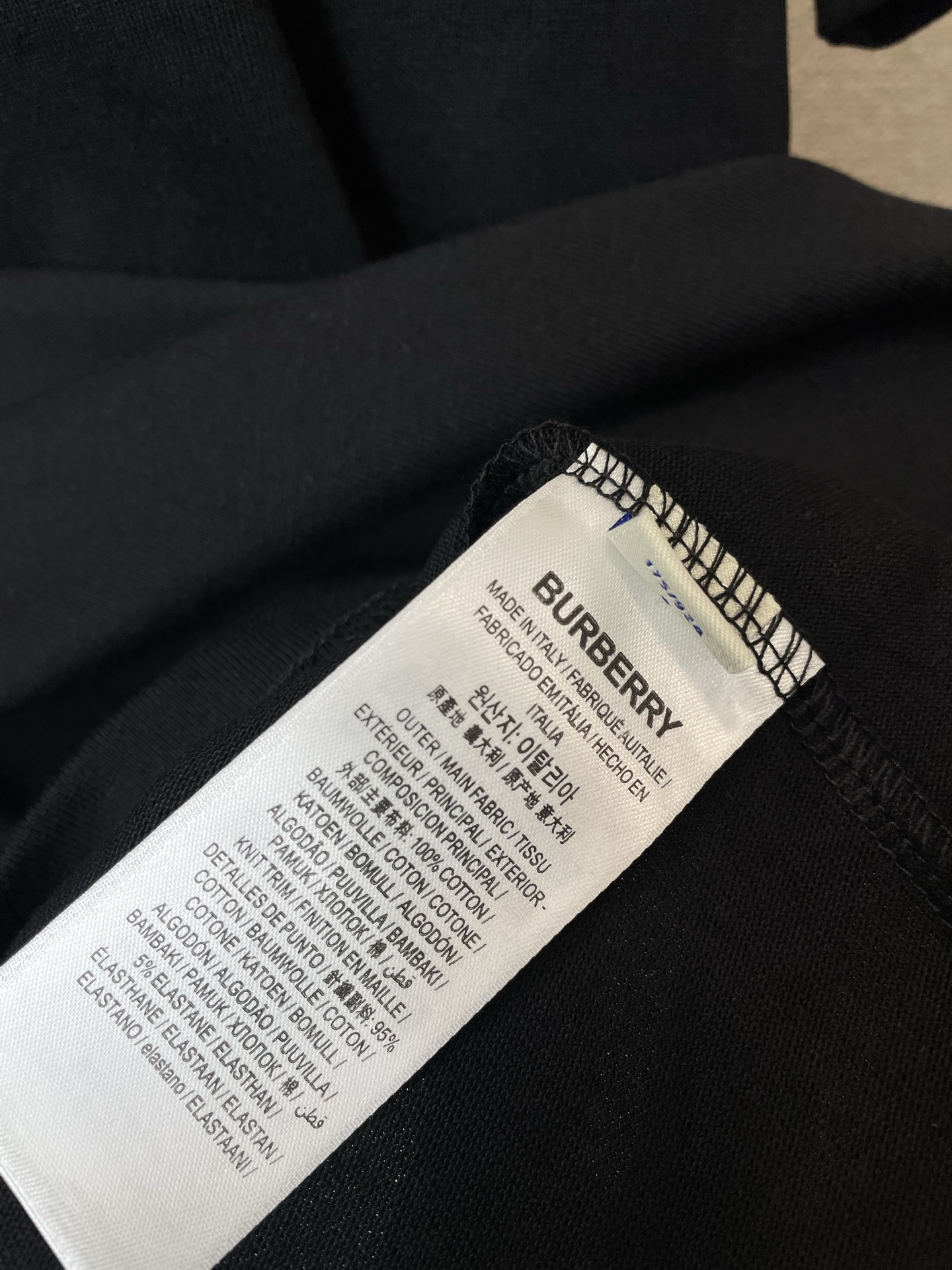 。Burberry巴宝莉💥砸锅卖铁都要上的新款新款男士休闲短袖 高端定制 高端版本 时尚百搭爆款⚠️⚠️