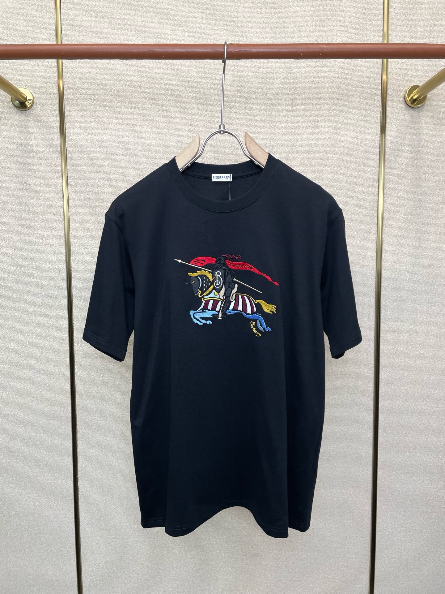 。Burberry巴宝莉💥砸锅卖铁都要上的新款新款男士休闲短袖 高端定制 高端版本 时尚百搭爆款⚠️⚠️