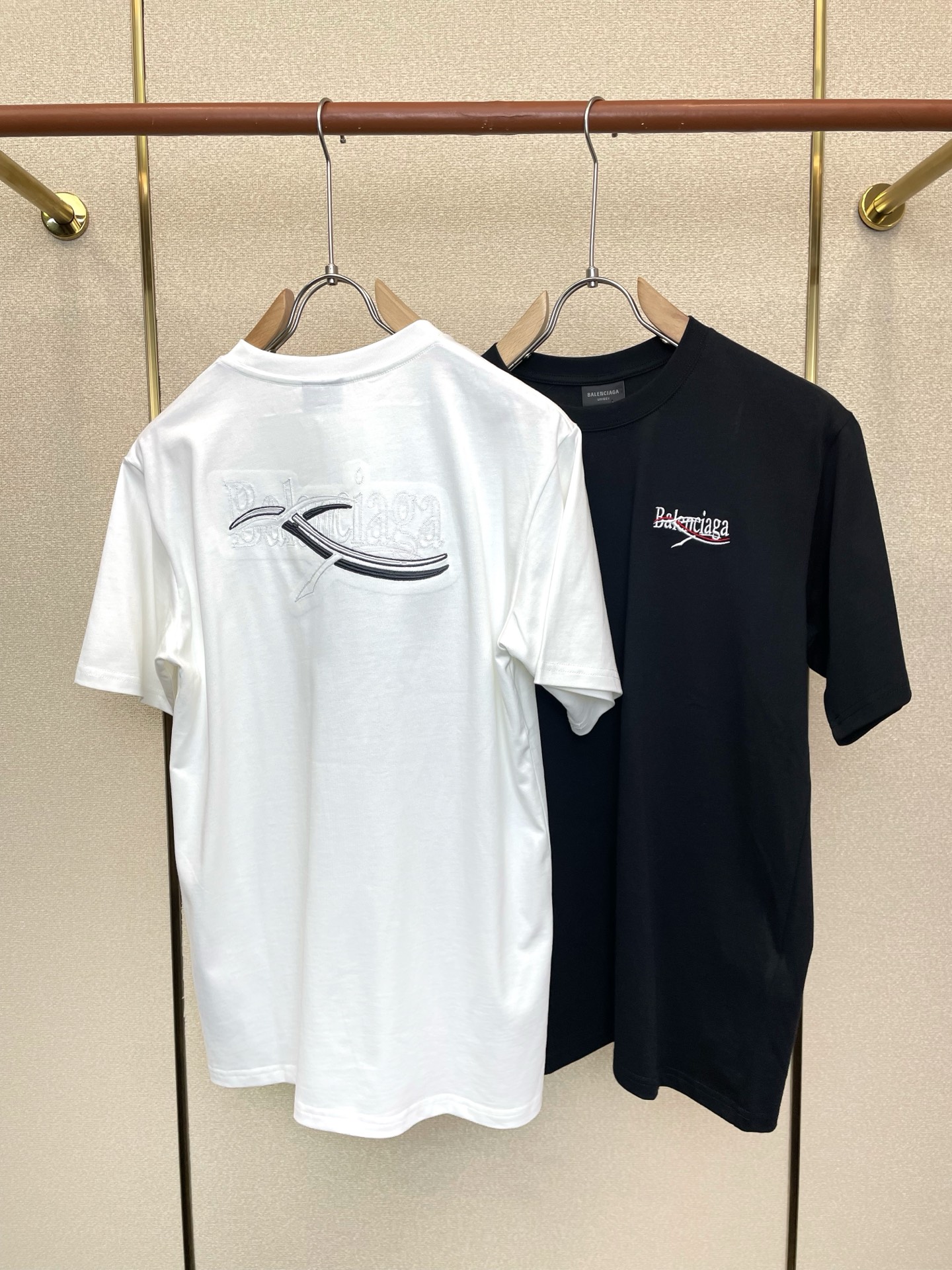 。Balenciaga巴黎世家💥砸锅卖铁都要上的新款新款男士休闲短袖 高端定制 高端版本 时尚百搭爆款⚠